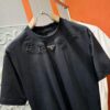 6931a112ccd8ab3d7af94f96 PRADA 2025 Spring/Summer New Short Sleeve T-Shirt! Runway-Inspired Fashion Casual Tee with Signature Logo Design! Premium 100% Cotton Fabric, Soft and Skin-Friendly Texture, Exceptional Comfort and Breathability – Truly Irresistible in Person! Relaxed Fit with Slightly Dropped Shoulder and Round Neck, Gender-Neutral Unisex Cut for Couples, Redefining Contemporary Style! Distinct from Market Versions, Complete with Three Authentic Labels, Unisex Design. High-End Collection!