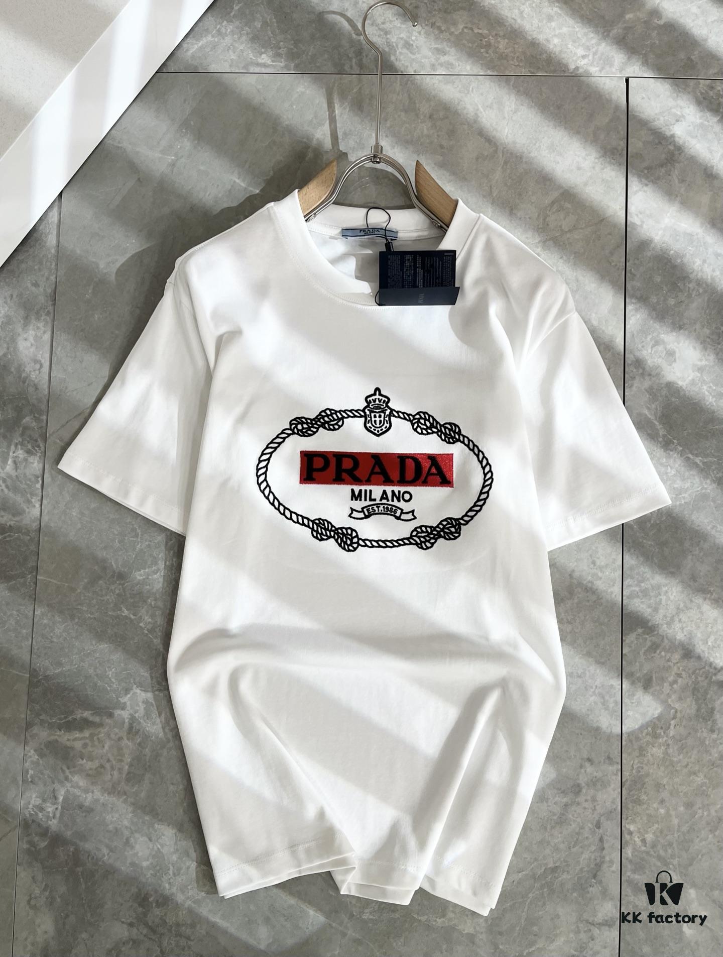 6931a115ccd8ab3d7af94fc3 PRADA 2025 Spring/Summer New Unisex Short Sleeve T-Shirt, Exclusive Launch – Classic and Fashionable Design with Signature Logo Embroidery, Made from 100% Imported Pure Cotton