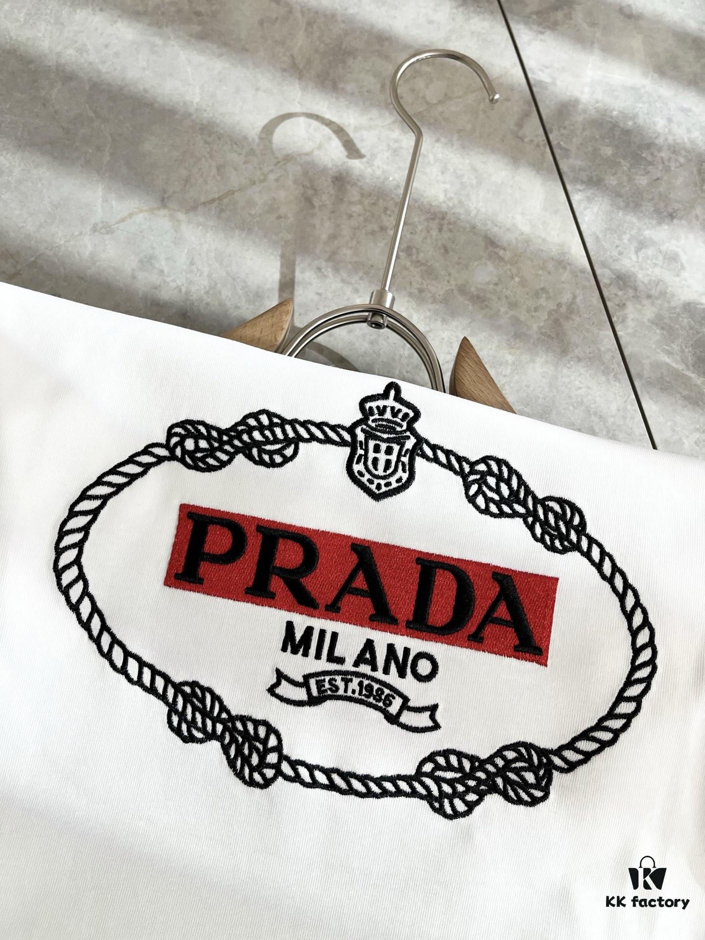 6931a116ccd8ab3d7af94fc9 PRADA 2025 Spring/Summer New Unisex Short Sleeve T-Shirt, Exclusive Launch – Classic and Fashionable Design with Signature Logo Embroidery, Made from 100% Imported Pure Cotton