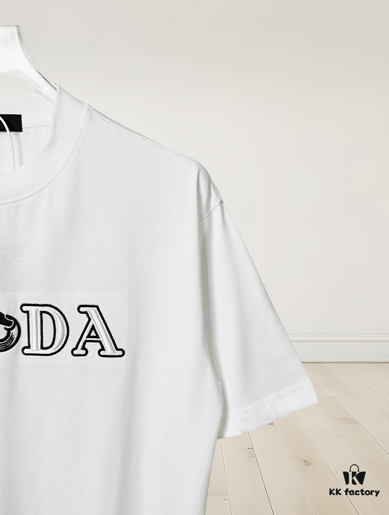 6931a116ccd8ab3d7af94fce Prada High-End SS25 Spring/Summer Collection, In-Store Exclusive, Premium Channel Release, Embroidered Logo Relief Series, Crew Neck Short-Sleeve T-Shirt with Slightly Relaxed Fit