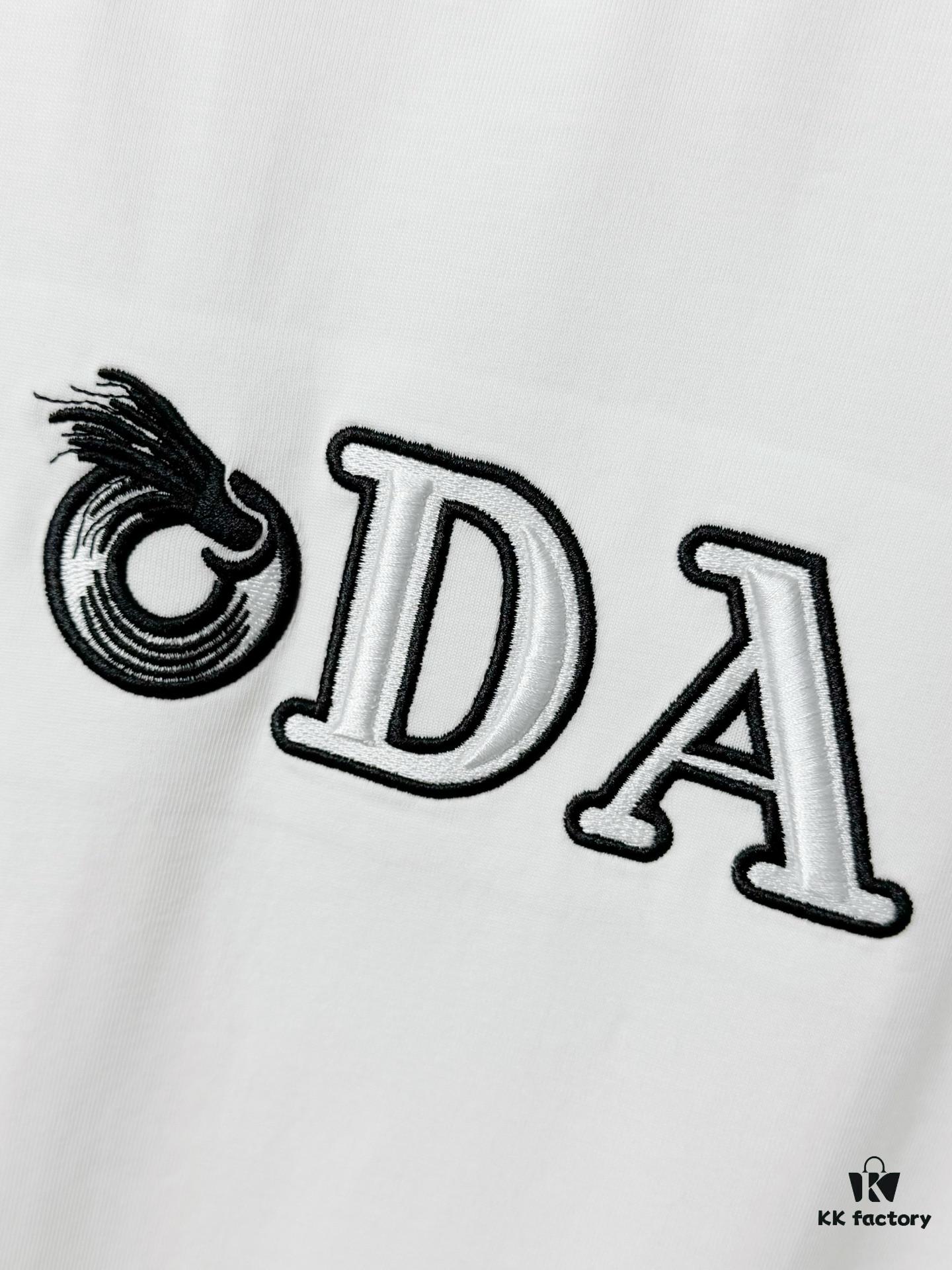 6931a116ccd8ab3d7af94fd1 Prada High-End SS25 Spring/Summer Collection, In-Store Exclusive, Premium Channel Release, Embroidered Logo Relief Series, Crew Neck Short-Sleeve T-Shirt with Slightly Relaxed Fit