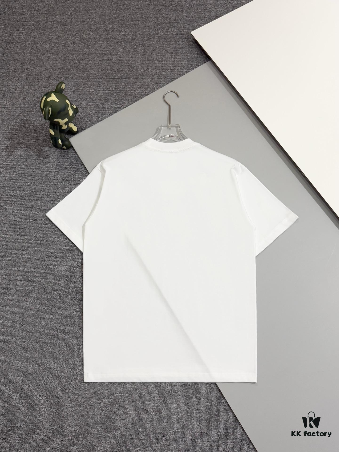 6931a116ccd8ab3d7af94fd5 Prada High-Version SS25 Spring/Summer Collection, In-Store Exclusive, Channel Luxury Item, Embroidered Logo Relief Series, Slightly Oversized Round-Neck Short-Sleeve T-Shirt