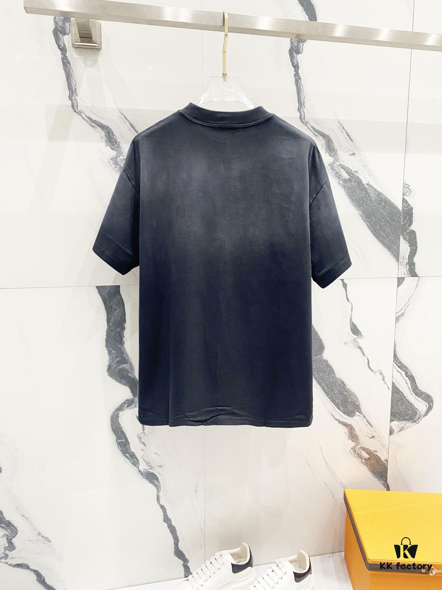 6931a11accd8ab3d7af9501e PRADA/Prada 320g Washed Short Sleeve T-Shirt with Minimalist Triangular Logo Embroidery