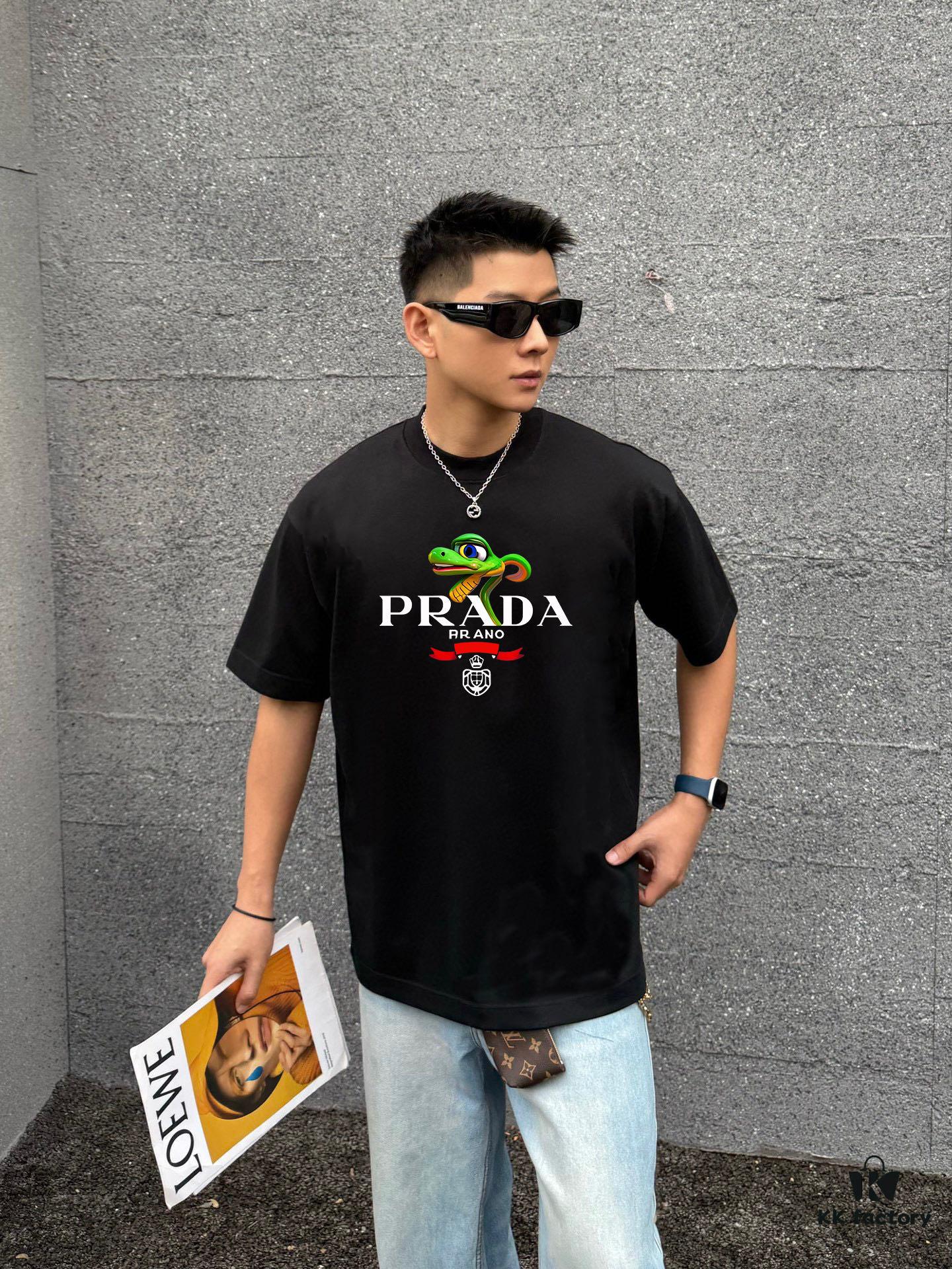 6931a11dccd8ab3d7af9505d PRADA*Prada* Loose Fit Printed Logo Design Spring Summer New Round Neck Fashion Short Sleeve T-Shirt, Soft and Comfortable Unisex Wear, Versatile Casual Essential