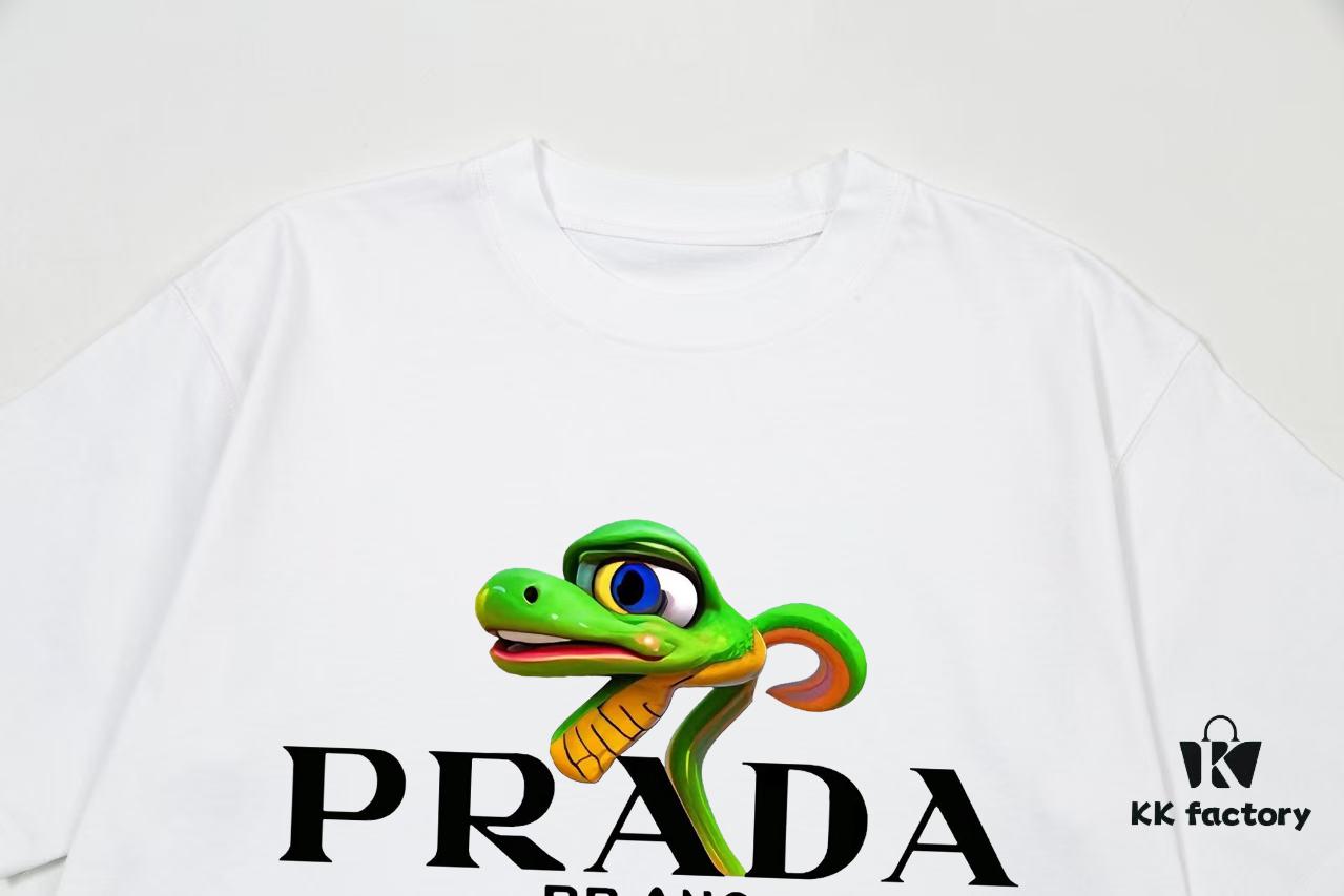 6931a11dccd8ab3d7af95060 PRADA*Prada* Loose Fit Printed Logo Design Spring Summer New Fashion Crew Neck Short Sleeve T-Shirt, Soft and Comfortable Unisex Wear, Versatile Casual Essential