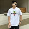 6931a11dccd8ab3d7af95066 PRADA*Prada* Loose Fit Printed Logo Design Spring Summer New Fashion Crew Neck Short Sleeve T-Shirt, Soft and Comfortable Unisex Wear, Versatile Casual Essential