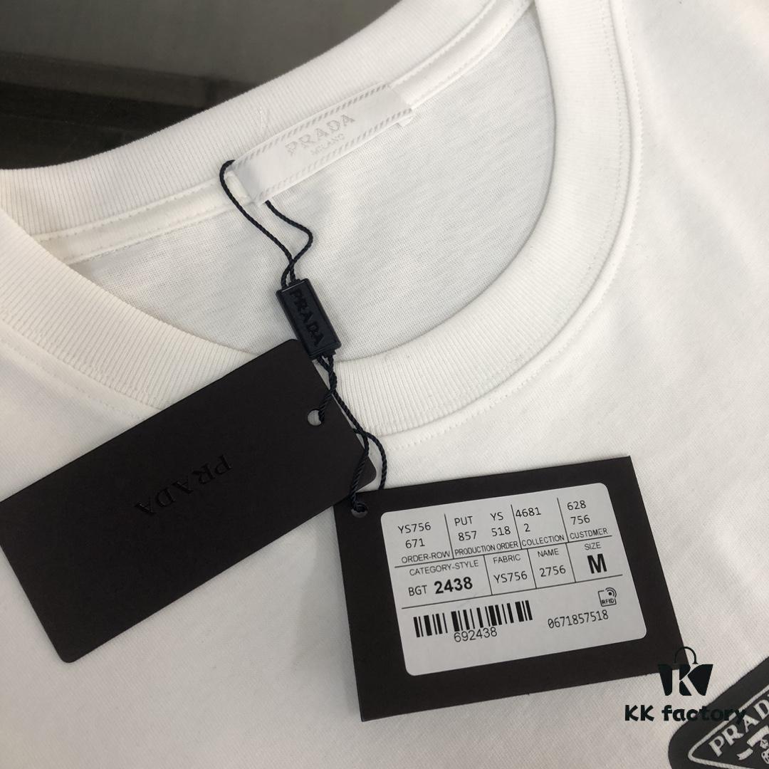 6931a11dccd8ab3d7af9506a PRADA 25SS Summer New Arrival Crew Neck Short Sleeve T-Shirt! 270g Premium Heavyweight Cotton Fabric with Excellent Hand Feel and Texture, Slim Fit Tailoring for a Clean and Sharp Look, Exquisite Stitching, Great Silhouette, Highly Breathable, Stylish and Versatile for All Ages – Essential Wardrobe Piece for Men