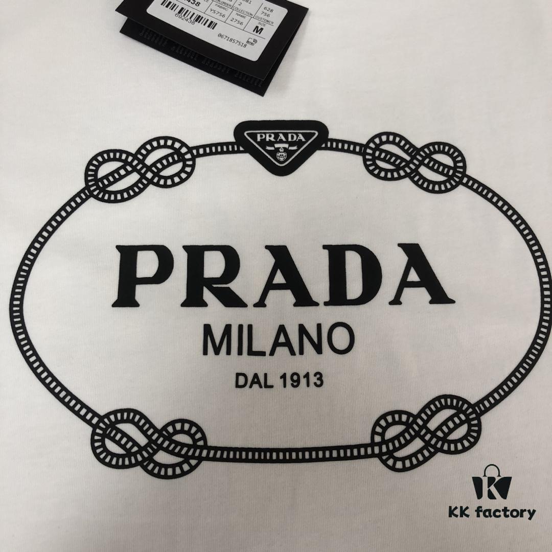 6931a11eccd8ab3d7af9506b PRADA 25SS Summer New Arrival Crew Neck Short Sleeve T-Shirt! 270g Premium Heavyweight Cotton Fabric with Excellent Hand Feel and Texture, Slim Fit Tailoring for a Clean and Sharp Look, Exquisite Stitching, Great Silhouette, Highly Breathable, Stylish and Versatile for All Ages – Essential Wardrobe Piece for Men