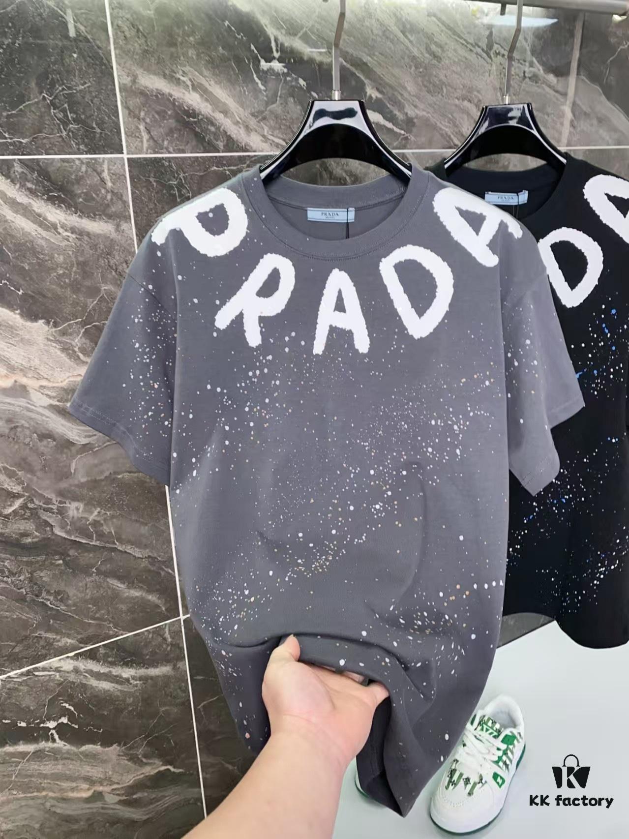 6931a11eccd8ab3d7af95079 25ss PRADA Hand-Painted Logo T-Shirt Inspired by 80s Retro Style