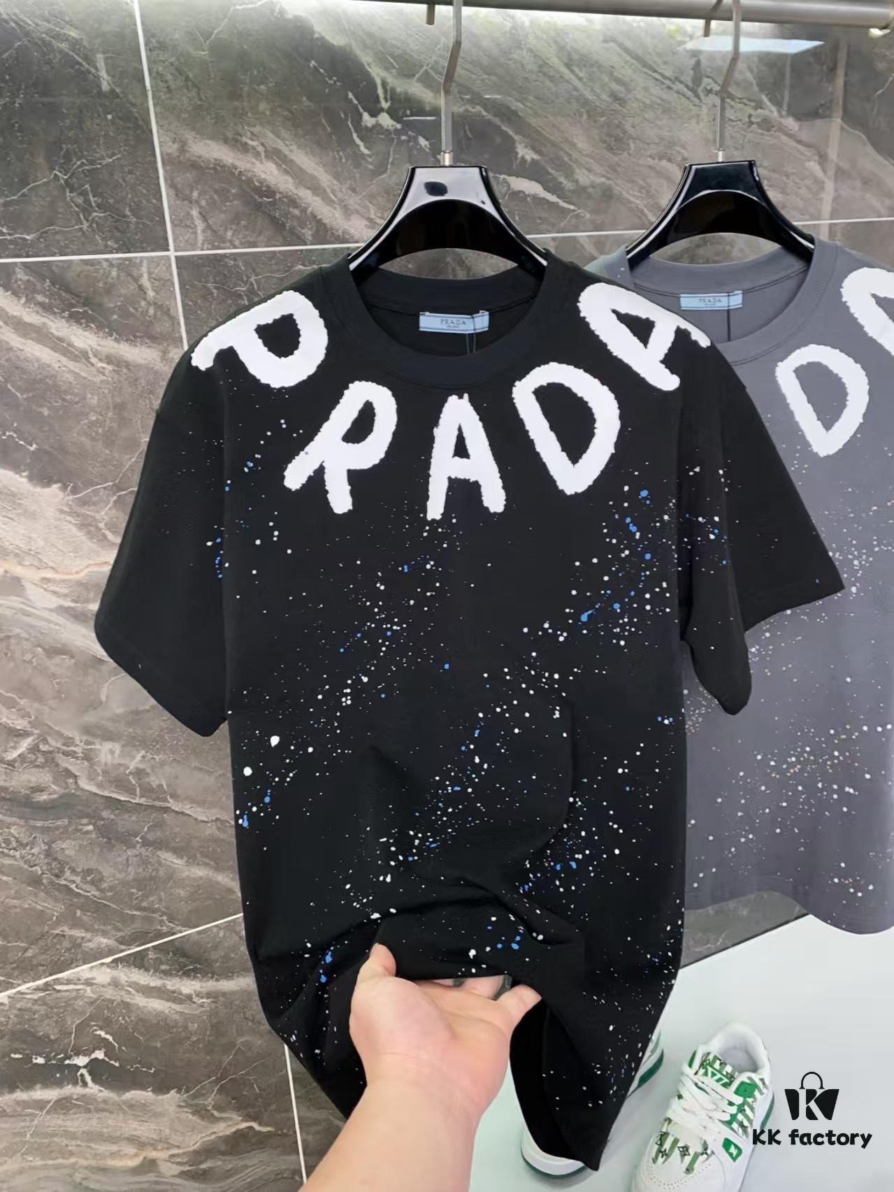6931a11eccd8ab3d7af9507a 25ss PRADA Hand-Painted Logo T-Shirt Inspired by 80s Retro Style