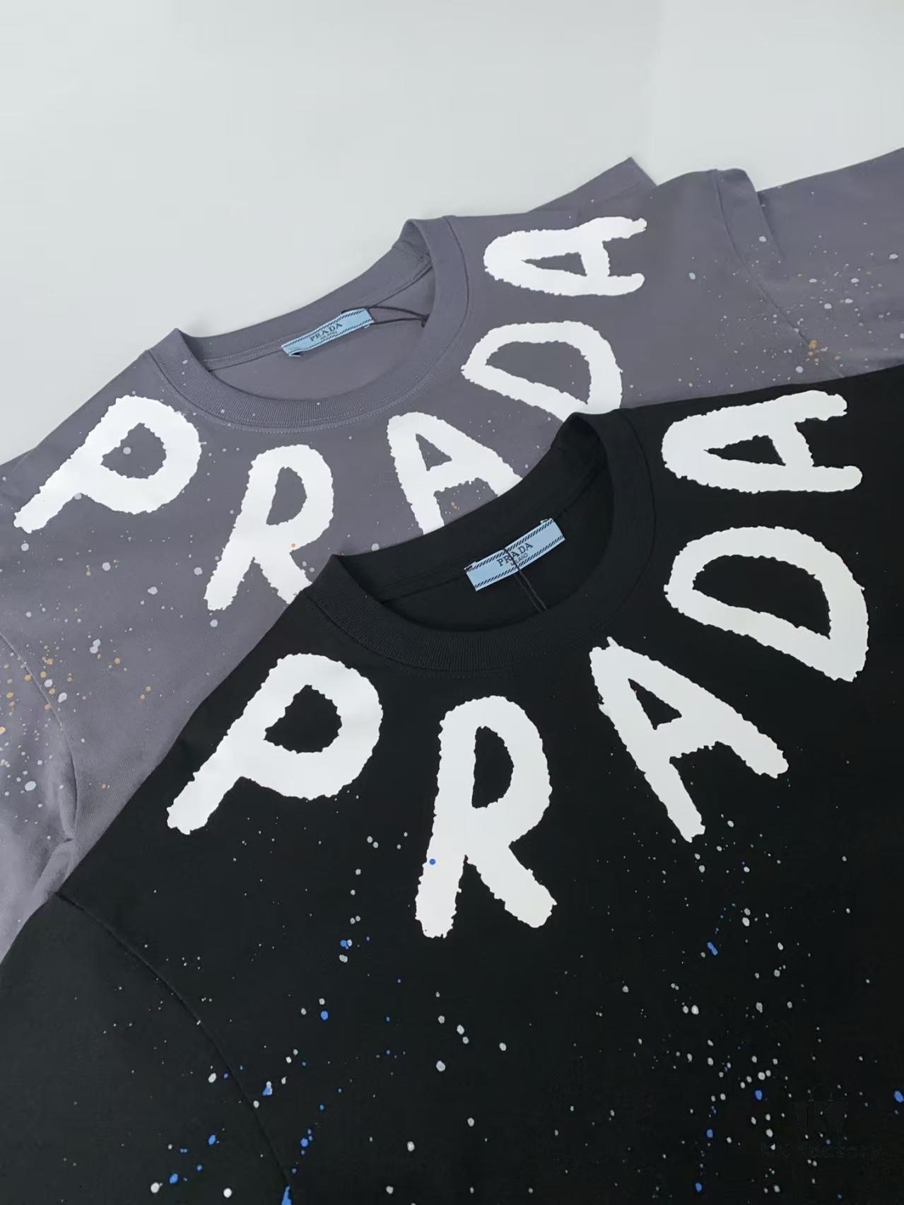 6931a11eccd8ab3d7af9507b 25ss PRADA Hand-Painted Logo T-Shirt Inspired by 80s Retro Style