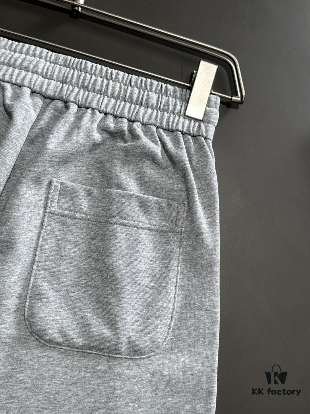 6931a125ccd8ab3d7af95102 Prada 2025 Spring/Summer New Elastic Waist Casual Trousers, Lightweight Custom Fabric from Boutique, Highly Breathable and Comfortable, Exquisite Details, Brand-Inspired Design Concept Reflecting High Quality, Soft and Delicate Touch, Leisure Cut with Excellent Fit