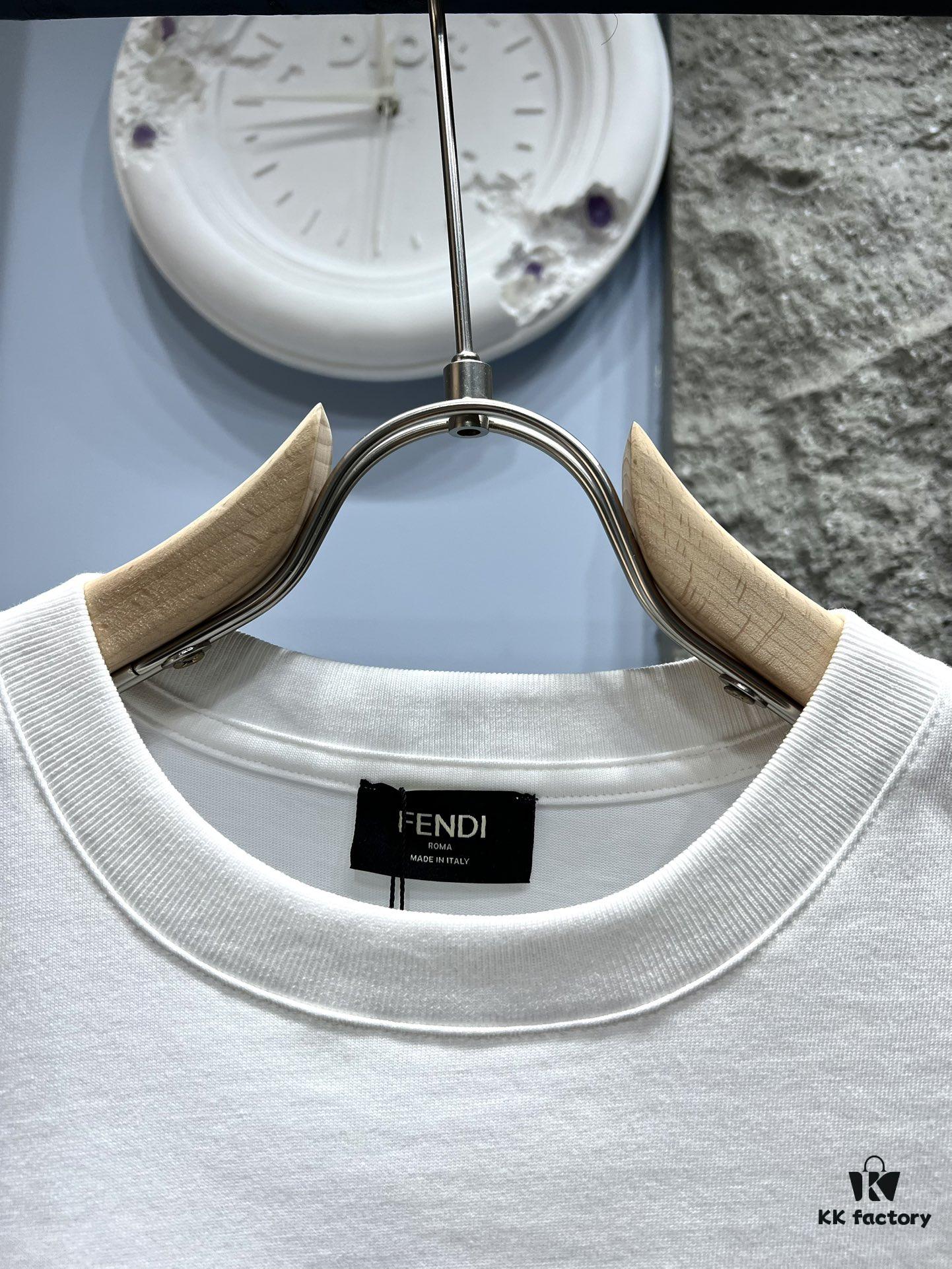 6931a135ccd8ab3d7af9523f FENDI* Fendi Candy-Colored Embroidered Short Sleeve T-Shirt