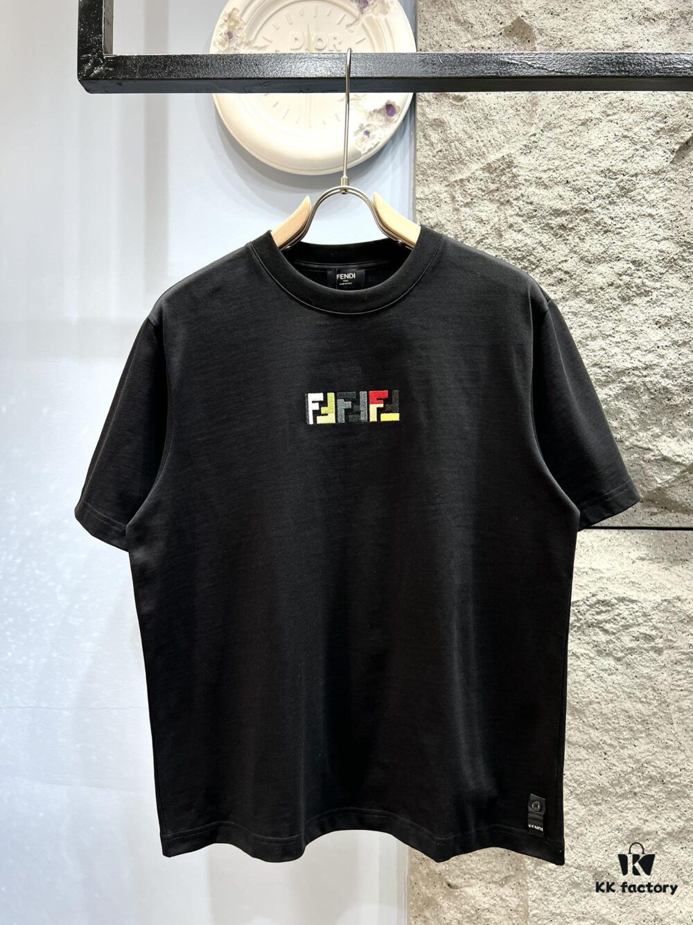 6931a135ccd8ab3d7af95247 FENDI Candy-colored Embroidered Short Sleeve T-Shirt