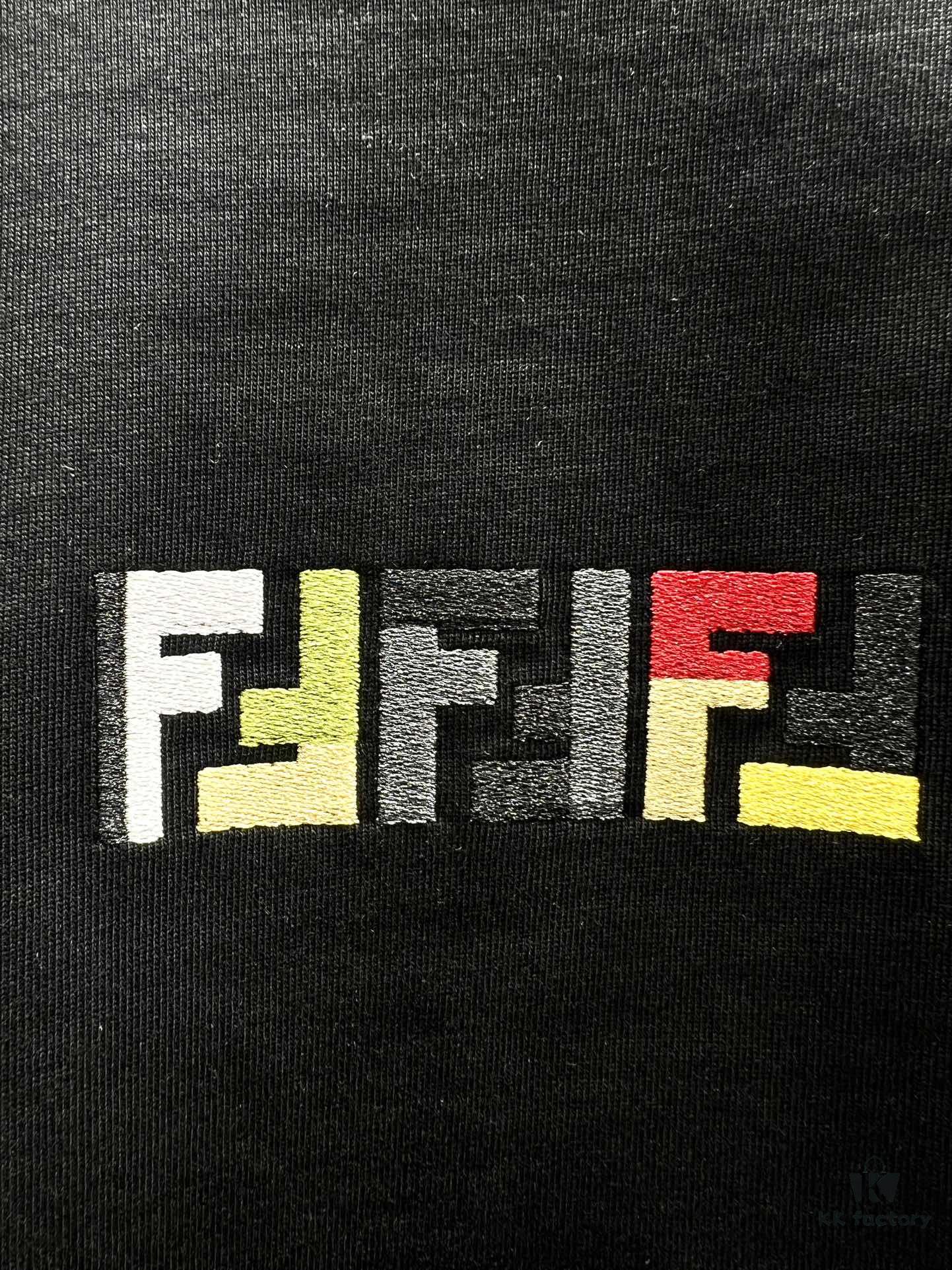 6931a135ccd8ab3d7af9524a FENDI Candy-colored Embroidered Short Sleeve T-Shirt