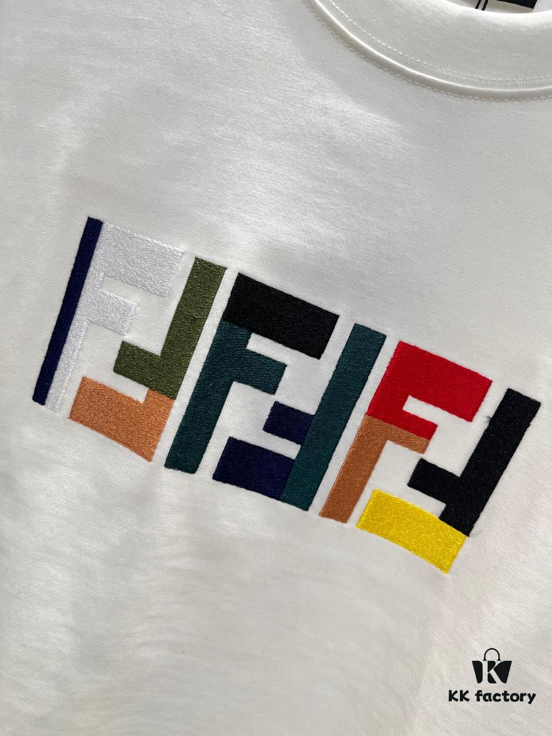 6931a13accd8ab3d7af952a8 FENDI 25SS New Arrival Round Neck T-Shirt! Must-Have for Trendsetters! Custom Colorful Embroidered Logo on Chest. Classic Colors, Stylish and Fashionable. Youthful and Energetic Overall Look! Made from 280g High-Quality Cotton, Exceptionally Comfortable to Wear and Touch, with Delicate and Premium Texture.