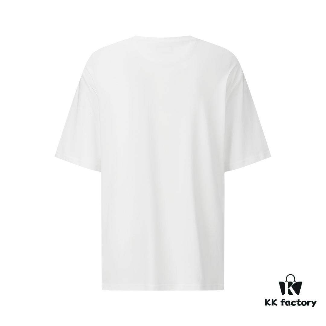6931a13cccd8ab3d7af952da FENDI Hardware Embossed Short Sleeve T-Shirt