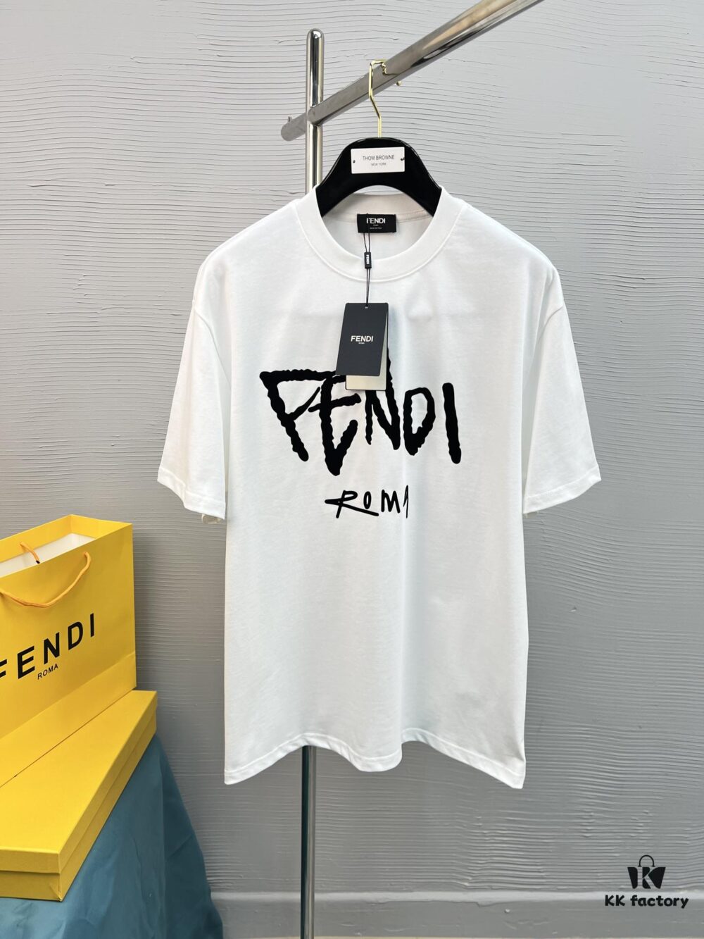 6931a13eccd8ab3d7af952ec High-Quality FEND 25SS Classic Color T-Shirt New Arrival! This vibrant and youthful design is full of energy, part of the latest seasonal Teddy Bear collection. Crafted with premium 280g 100% cotton fabric for superior softness and comfort. Features high-definition, dimensionally rich printing using advanced thermal transfer technology. Perfectly pairs with jeans, chinos, or shorts, making it a must-have spring-summer staple.