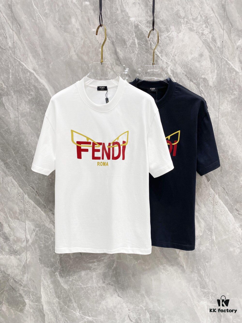 6931a142ccd8ab3d7af9532e FENDI 25SS Spring Collection Classic New Arrival T-Shirt! 260g High-Grammage Pure Cotton Fabric, Comfortable Wear. Minimalist Design, Stylish and Trendsetting. Slightly Oversized Fit for a Relaxed, Casual Look, Perfect for Various Occasions. Whether Shopping, Socializing or Relaxing, This T-Shirt Adds a Touch of Fashion and Individuality to Your Everyday Style.