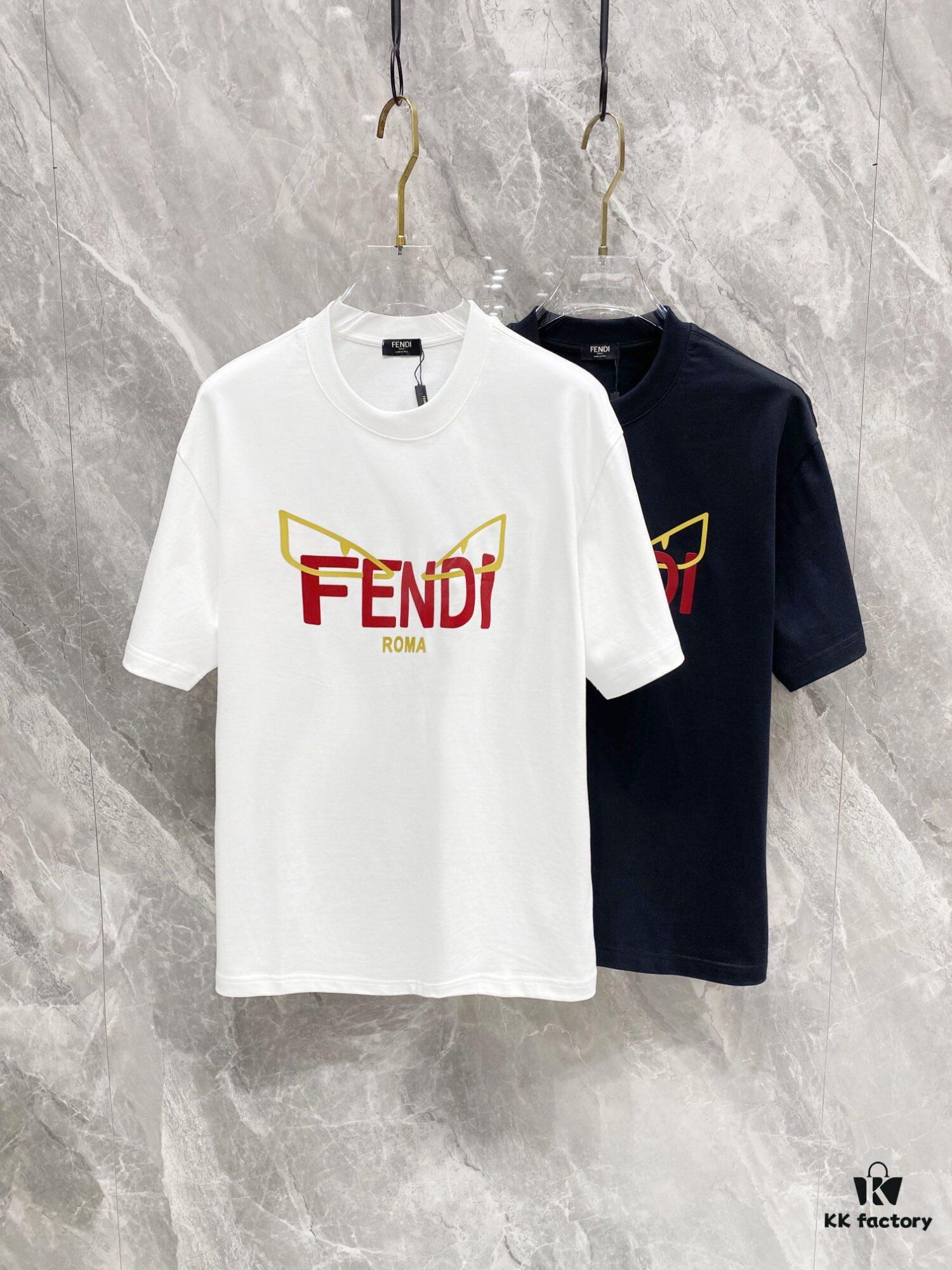 6931a142ccd8ab3d7af9532e FENDI 25SS Spring Collection Classic New Arrival T-Shirt! 260g High-Grammage Pure Cotton Fabric, Comfortable Wear. Minimalist Design, Stylish and Trendsetting. Slightly Oversized Fit for a Relaxed, Casual Look, Perfect for Various Occasions. Whether Shopping, Socializing or Relaxing, This T-Shirt Adds a Touch of Fashion and Individuality to Your Everyday Style.