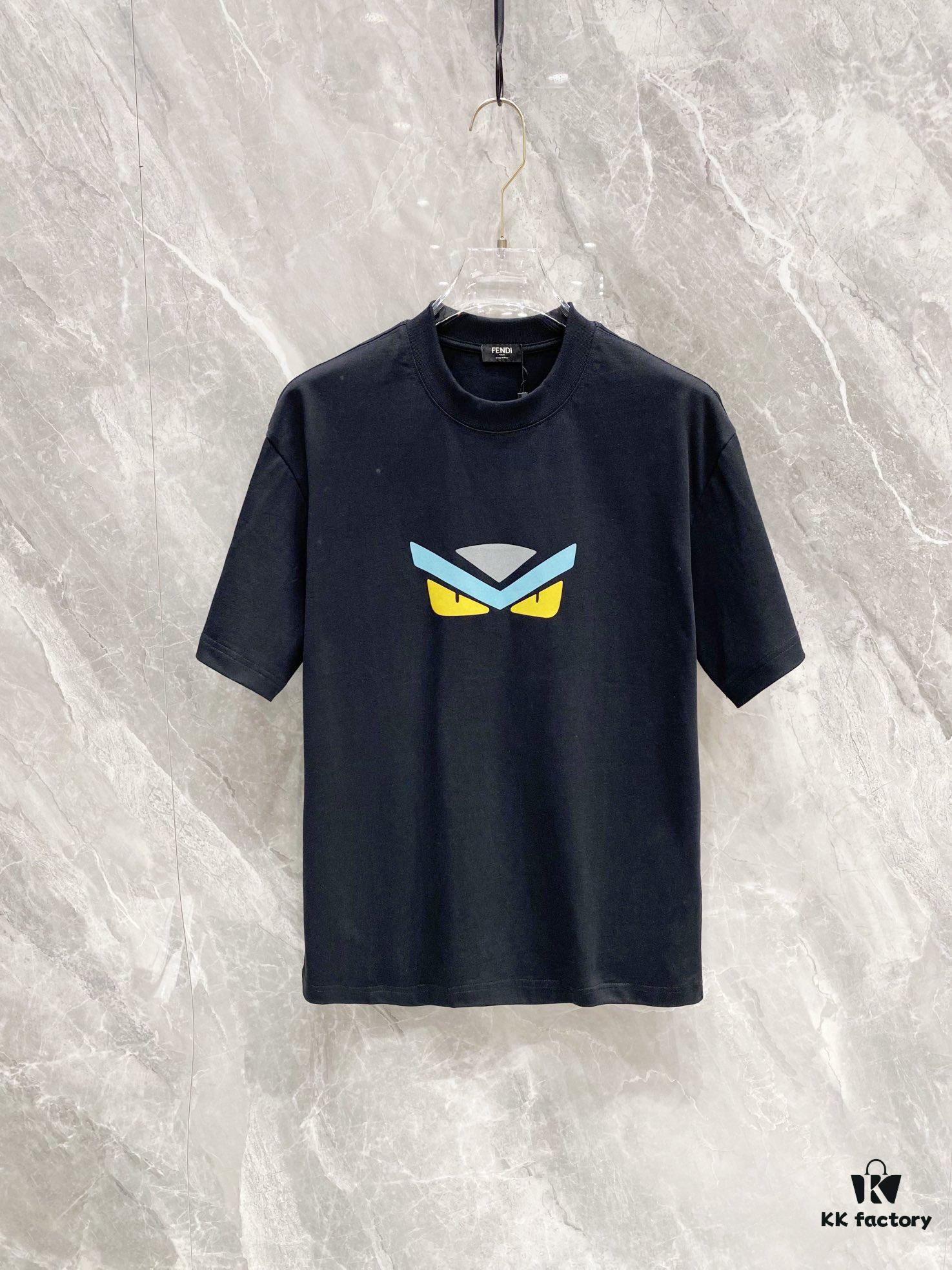 6931a143ccd8ab3d7af95343 FENDI 25SS New Arrival Round Neck T-Shirt! A Must-Have for Fashion Enthusiasts! Custom 3D Rubber Logo on Chest, Classic Colorways with Stylish Appeal, Youthful and Energetic Design. Crafted from 280g High-Quality Cotton for Exceptional Comfort and Soft, Textured Handfeel.
