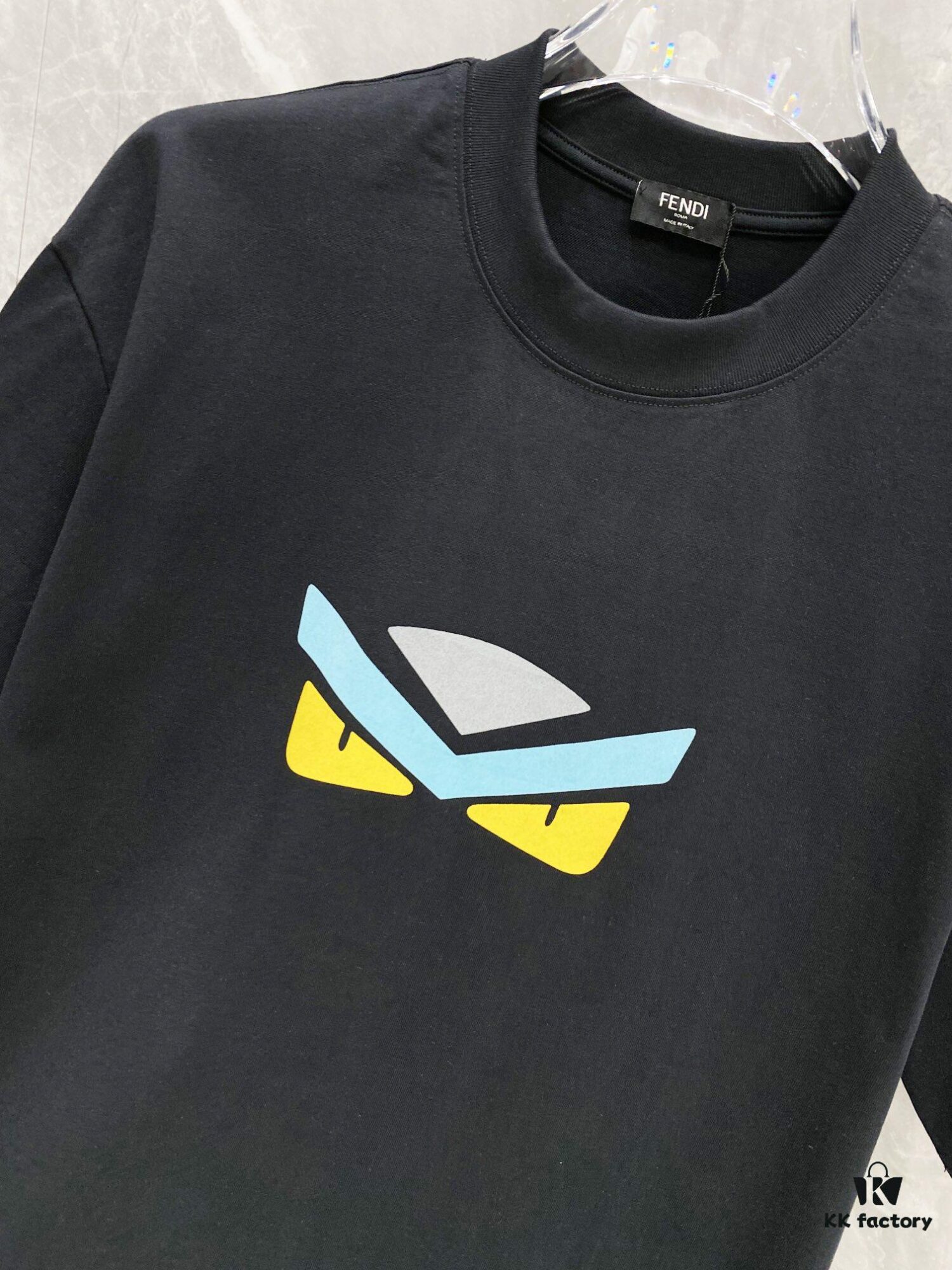 6931a143ccd8ab3d7af95346 FENDI 25SS New Arrival Round Neck T-Shirt! A Must-Have for Fashion Enthusiasts! Custom 3D Rubber Logo on Chest, Classic Colorways with Stylish Appeal, Youthful and Energetic Design. Crafted from 280g High-Quality Cotton for Exceptional Comfort and Soft, Textured Handfeel.