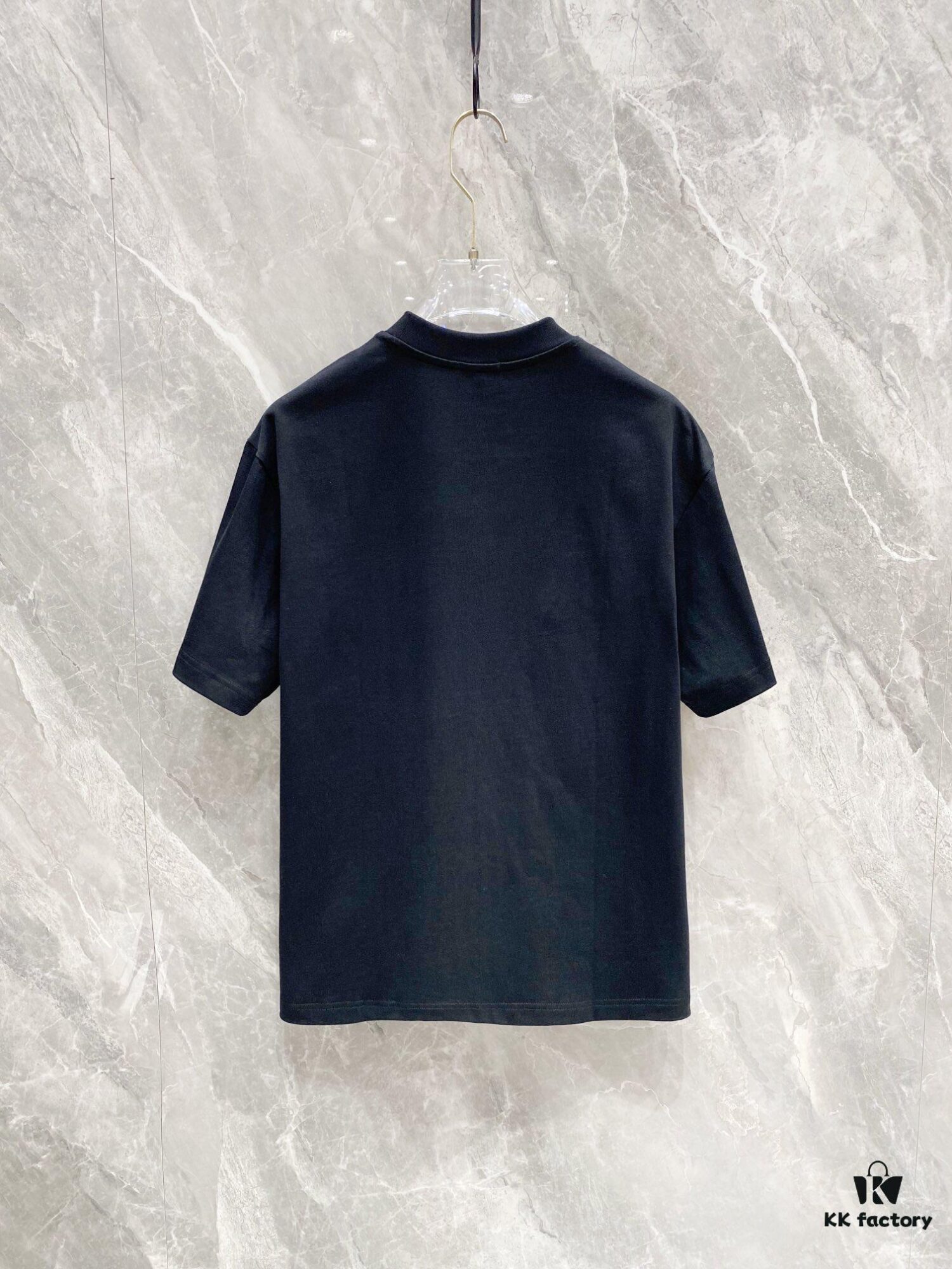 6931a143ccd8ab3d7af95349 FENDI 25SS New Arrival Round Neck T-Shirt! A Must-Have for Fashion Enthusiasts! Custom 3D Rubber Logo on Chest, Classic Colorways with Stylish Appeal, Youthful and Energetic Design. Crafted from 280g High-Quality Cotton for Exceptional Comfort and Soft, Textured Handfeel.