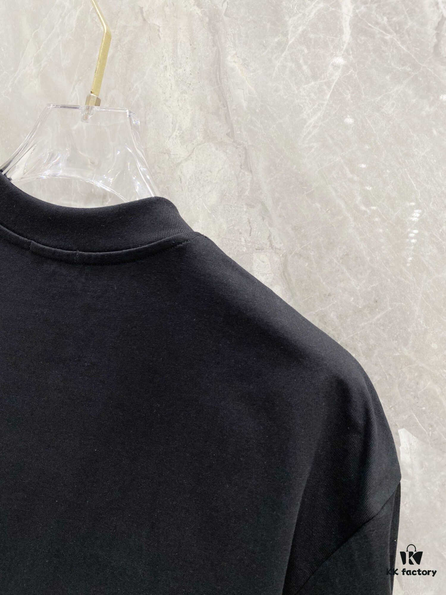 6931a143ccd8ab3d7af9534b FENDI 25SS New Arrival Round Neck T-Shirt! A Must-Have for Fashion Enthusiasts! Custom 3D Rubber Logo on Chest, Classic Colorways with Stylish Appeal, Youthful and Energetic Design. Crafted from 280g High-Quality Cotton for Exceptional Comfort and Soft, Textured Handfeel.