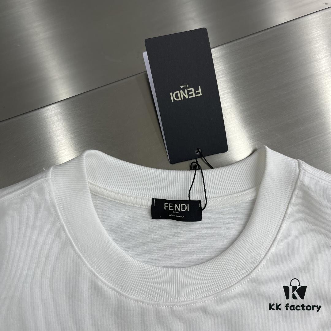 6931a14eccd8ab3d7af9540e FEND 2025 SS New Arrival Short Sleeve T-Shirt, Fashionable and Stylish Design, Minimalist Versatile Cut