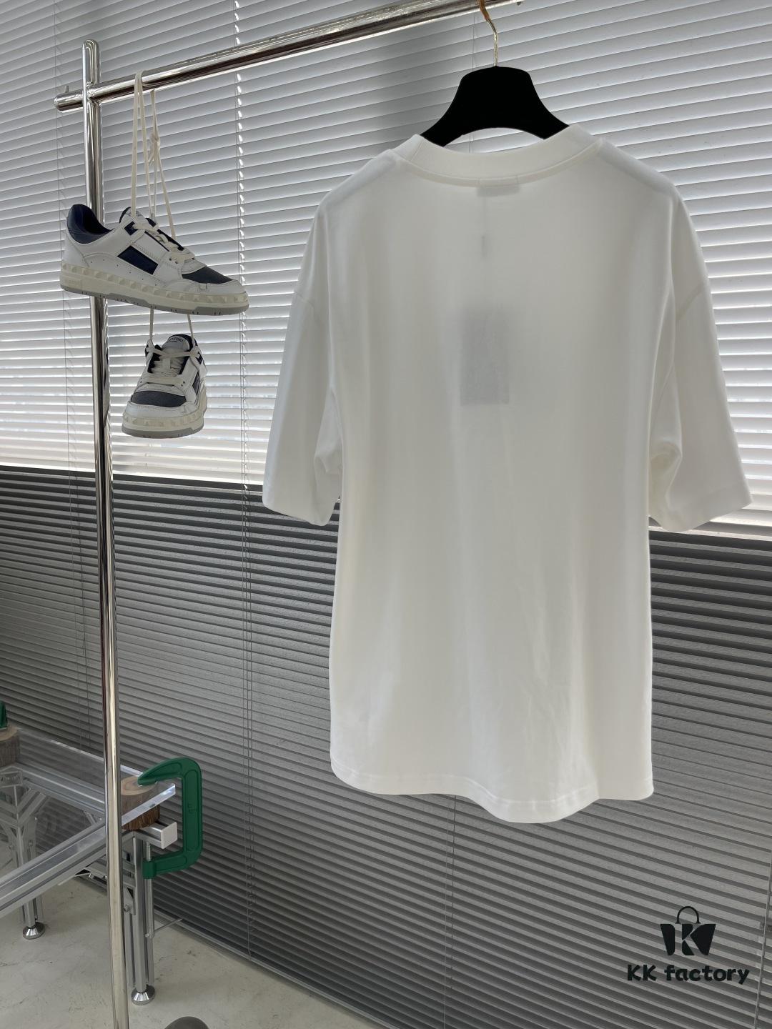 6931a14fccd8ab3d7af95413 FEND 2025 SS New Arrival Short Sleeve T-Shirt, Fashionable and Stylish Design, Minimalist Versatile Cut
