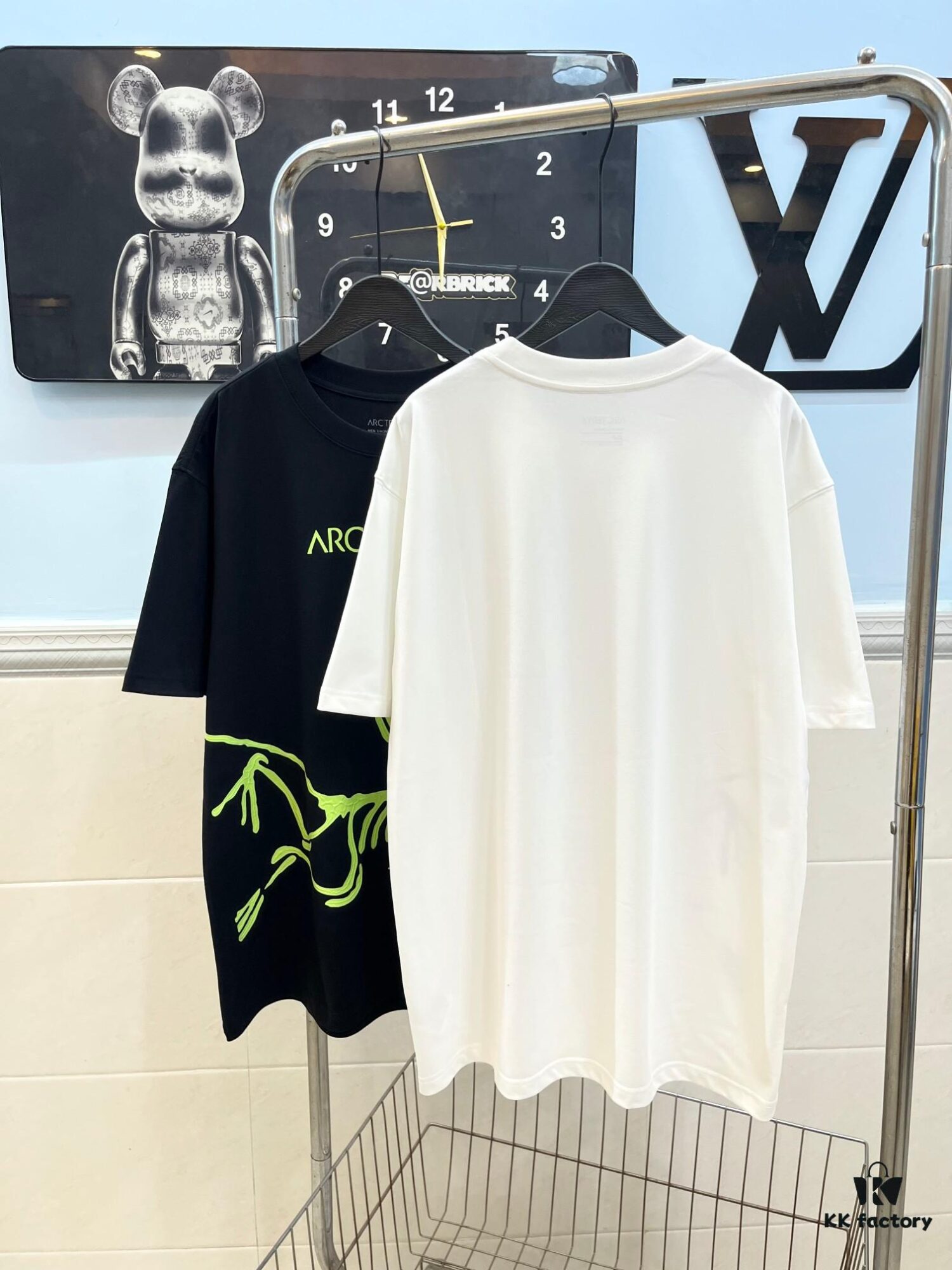 6931a151ccd8ab3d7af95438 Ayc Teryx Arc'teryx 2025 FW Junior Bird Logo Premium Print Short Sleeve T-Shirt, 280g Pure Cotton Double Yarn Fabric, Soft and Comfortable Wear, Custom Rib Knit Collar Dyed in Same Dye Batch, Full Trims with Three Labels, Unisex Design, High-Version Comparable at Will