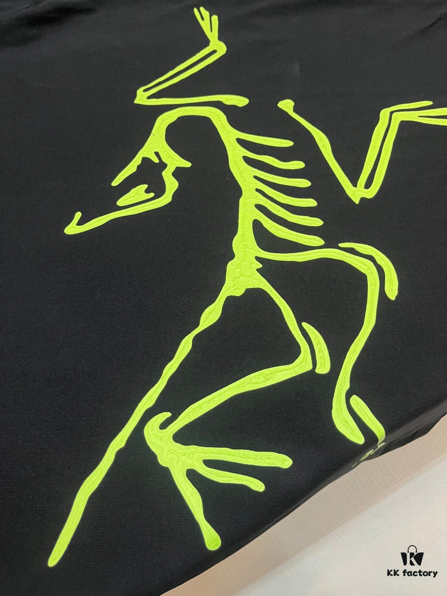 6931a151ccd8ab3d7af9543b Ayc Teryx Arc'teryx 2025 FW Junior Bird Logo Premium Print Short Sleeve T-Shirt, 280g Pure Cotton Double Yarn Fabric, Soft and Comfortable Wear, Custom Rib Knit Collar Dyed in Same Dye Batch, Full Trims with Three Labels, Unisex Design, High-Version Comparable at Will