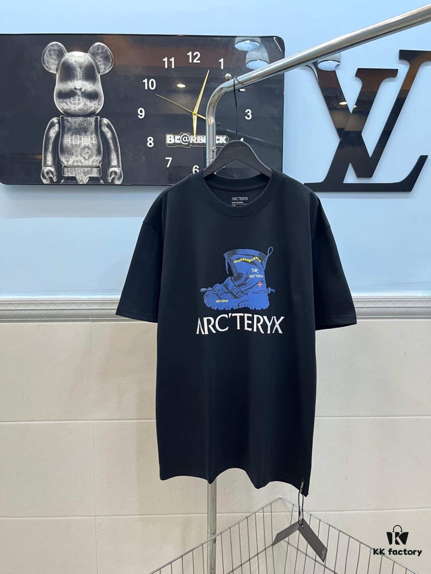 6931a152ccd8ab3d7af95452 Ayc Teryx Arc'teryx 2025FW Junior Bird Logo Premium Print Short Sleeve T-Shirt, 280g Double-Yarn Pure Cotton Fabric, Soft and Comfortable Fit, Custom Rib Knit with Matching Dye, Full Triple Labels, Unisex Design, High Version for Comparison