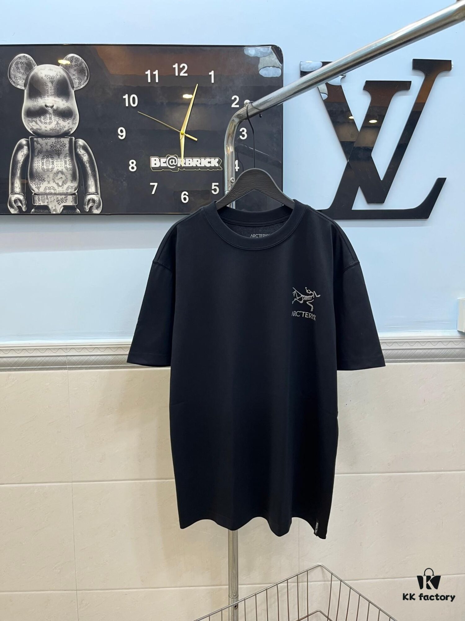 6931a154ccd8ab3d7af95475 Ayc Teryx Arc'teryx 2024 Mini Bird Logo Reflective Print Short Sleeve T-Shirt, 280g Pure Cotton Double-Yarn Fabric, Soft and Comfortable Wear, Custom Rib Knit Collar Dyed in Same Dye Batch, Complete Three Labels, Unisex Style, High Version for Comparison