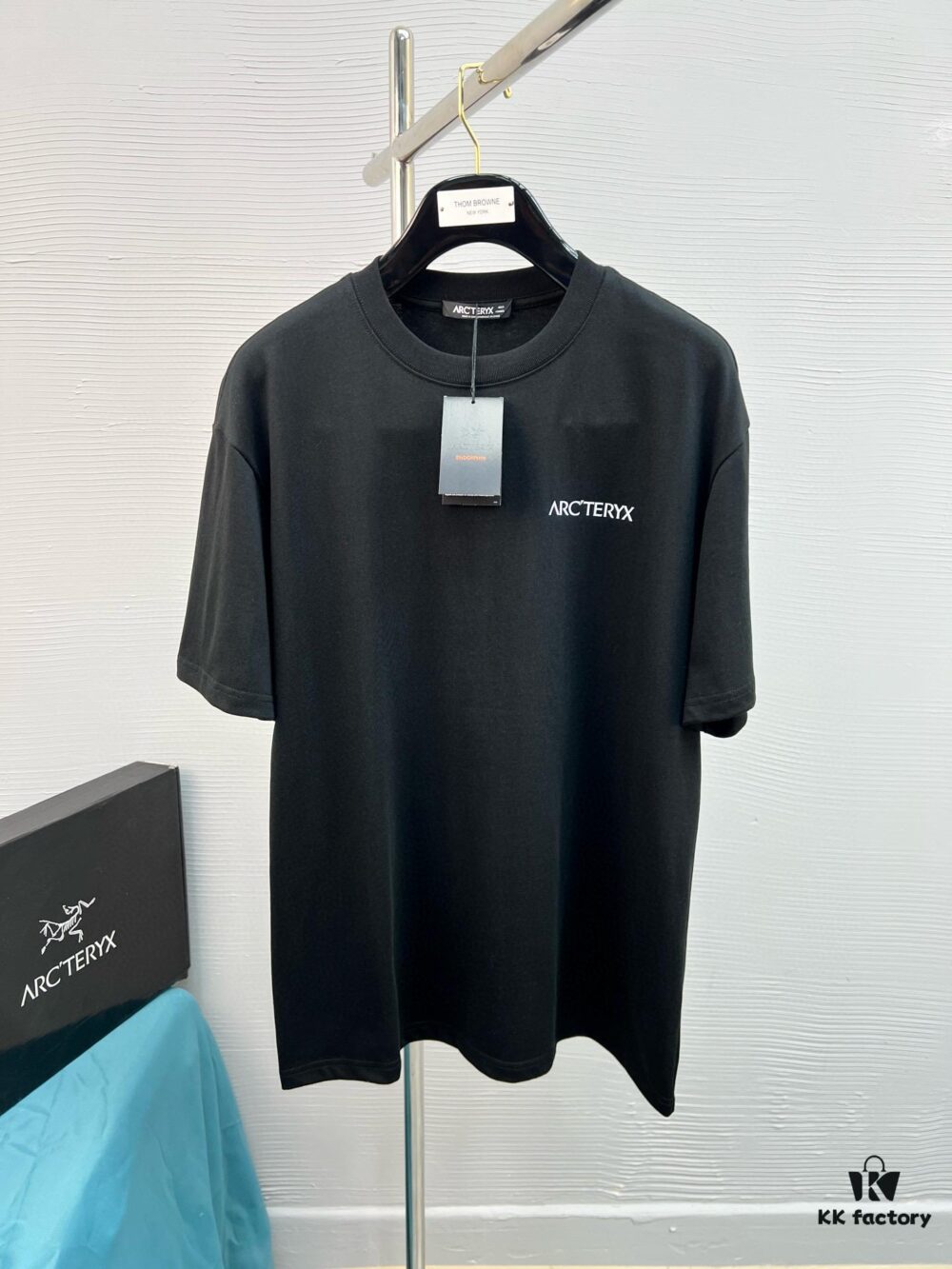 6931a156ccd8ab3d7af954aa Arc'teryx High-Quality SS25 Screen-Printed T-Shirt, Premium Craftsmanship, Classic Colorway, Fresh and Energetic Youth Style, New Season Bear Series, 280g Pure Cotton Fabric, Soft and Comfortable, Perfect for Spring and Summer with Jeans, Chinos or Shorts