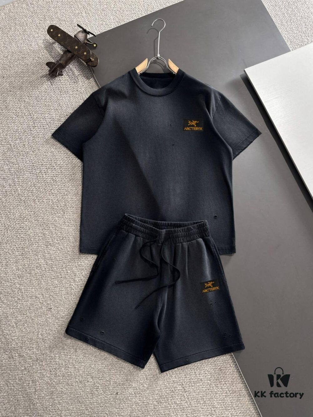 Arc'teryx High-End Custom 2025 Spring/Summer New Casual Washed Suit with Elastic Band, Wax-Dyed Textured Fabric, Breathable and Moisture-Wicking