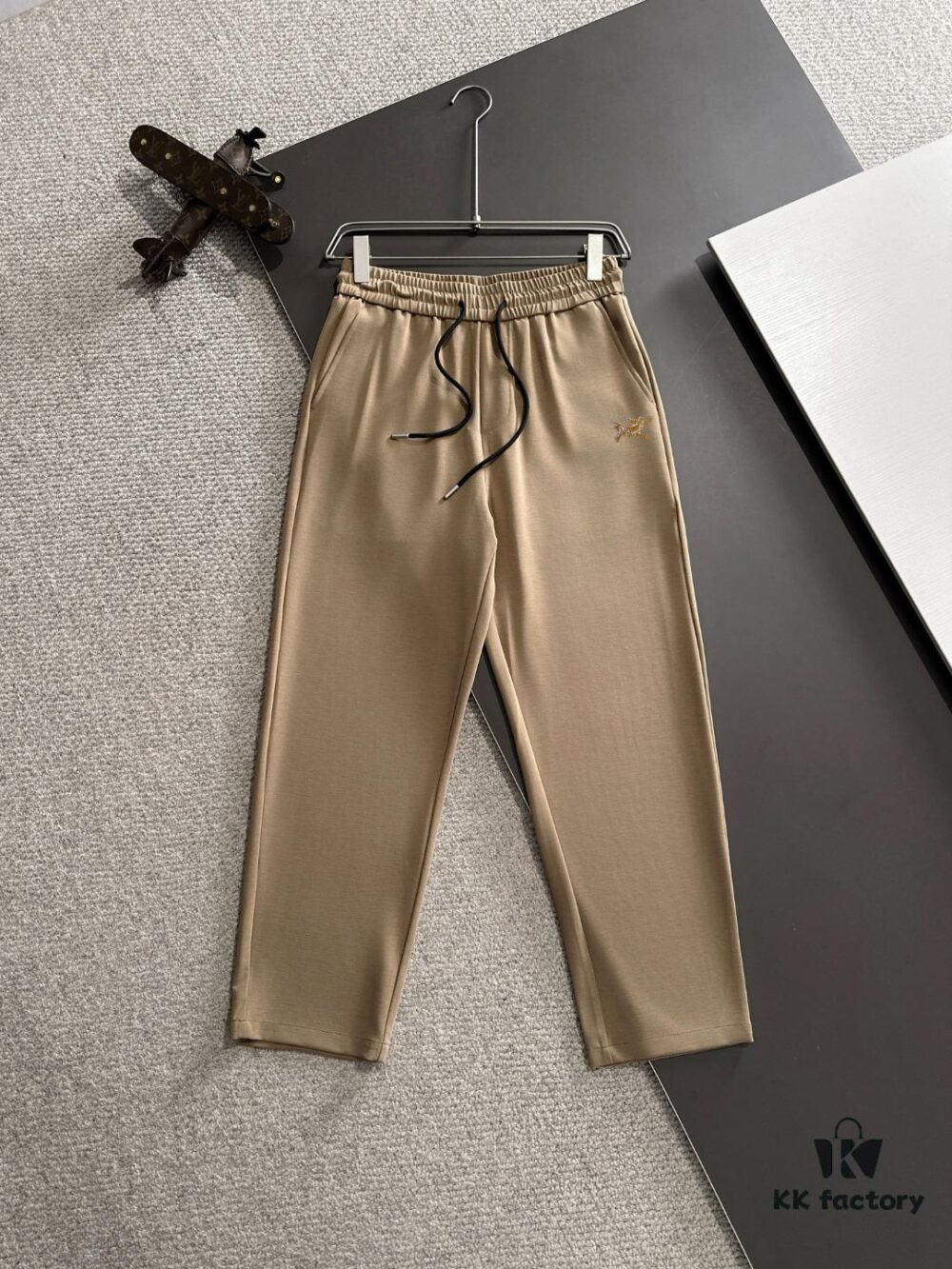 6931a15fccd8ab3d7af95563 Shizhuniao 2025 Spring and Summer New Elastic Waist Casual Pants, Lightweight Cabinet Custom Fabric, Breathable and Comfortable, Exquisite Details, Brand Design Concept, High Quality, Soft and Smooth Touch