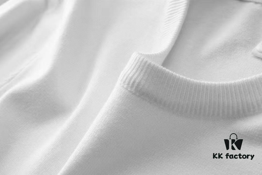 ARCTERYX Autumn-Winter Classic Crew Neck Wool Sweater, 2025 Latest Style, Premium Wool Blend, Slim Fit, Unisex Design