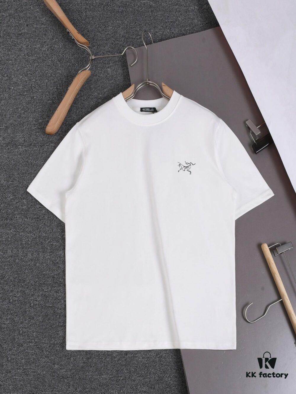6931a165ccd8ab3d7af955cf New Arrival 25S Arc'teryx Embossed Logo T-Shirt, Pre-washed Cotton Fabric, Unisex Loose Fit