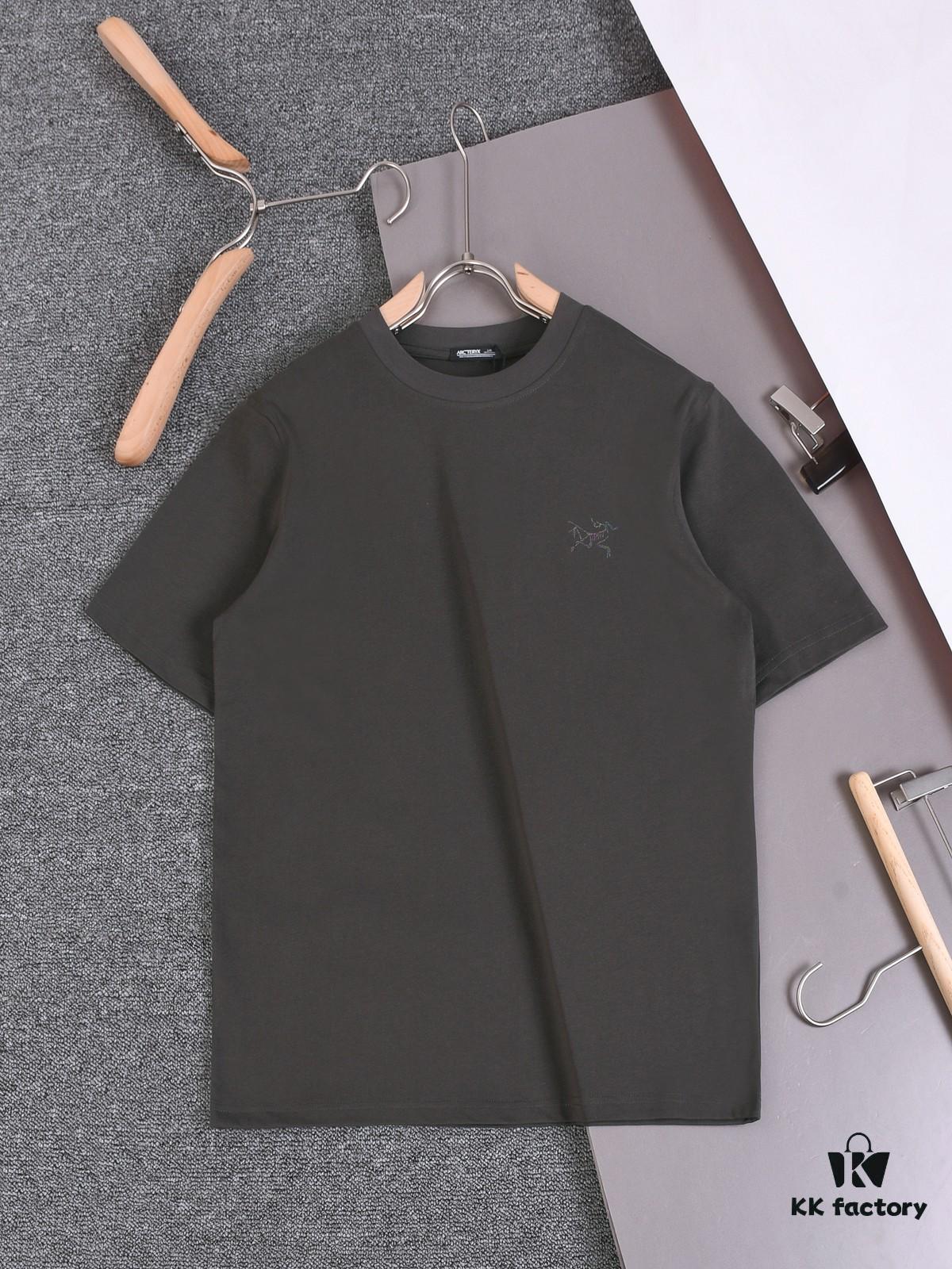 6931a165ccd8ab3d7af955d8 New Arrival 25S Arc'teryx Embossed Logo T-Shirt, Pre-washed Cotton Fabric, Soft and Comfortable, Unisex Loose Fit