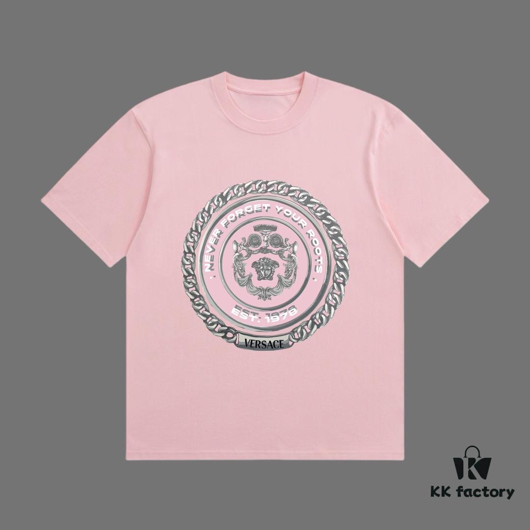 6931a18accd8ab3d7af958bb VERSACE 2025 Fall Spring/Summer Collection Metallic Medusa Logo Short-Sleeve T-Shirt, Distinct from Regular Print, Crafted in Premium 270G 32-Count Double-Yarn Pure Cotton Fabric, Relaxed Fit Unisex Design