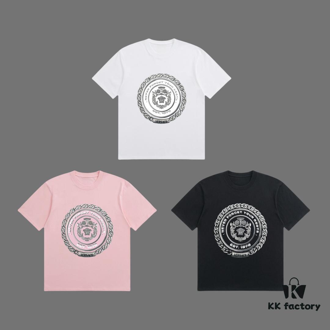 VERSACE 2025 Fall Spring/Summer Collection Metal Medusa Logo Short Sleeve T-Shirt, Premium 270G 32-Count Double-Yarn Pure Cotton Fabric, Relaxed Unisex Fit