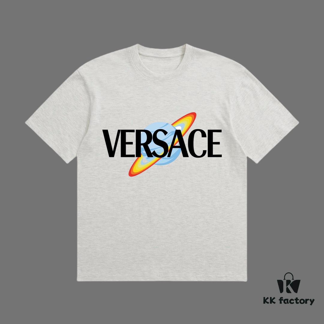 6931a190ccd8ab3d7af95942 VERSACE 2025 Fall Spring-Summer Collection Cosmic Planet Short Sleeve T-Shirt Premium Quality, Distinctive from Regular Prints, Made of Custom-Woven 270G 32-Thread Double-Yarn Pure Cotton Fabric, Relaxed Unisex Fit