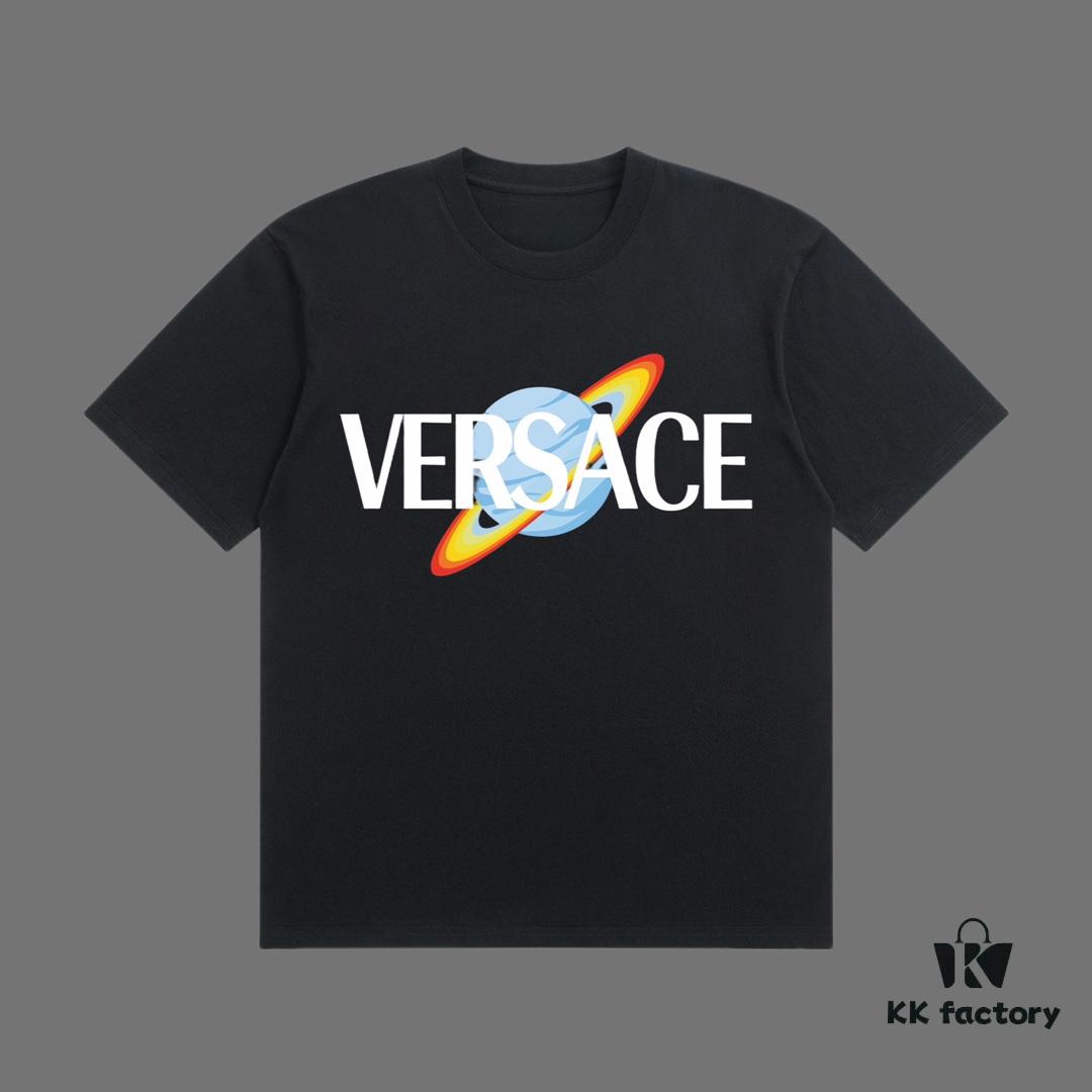 6931a191ccd8ab3d7af9594b VERSACE 2025 Fall Spring-Summer Collection Cosmic Planet Short Sleeve T-Shirt Premium Quality, Special 270G 32-Count Double-Yarn Pure Cotton Fabric, Distinct from Regular Prints, Relaxed Fit Unisex Design