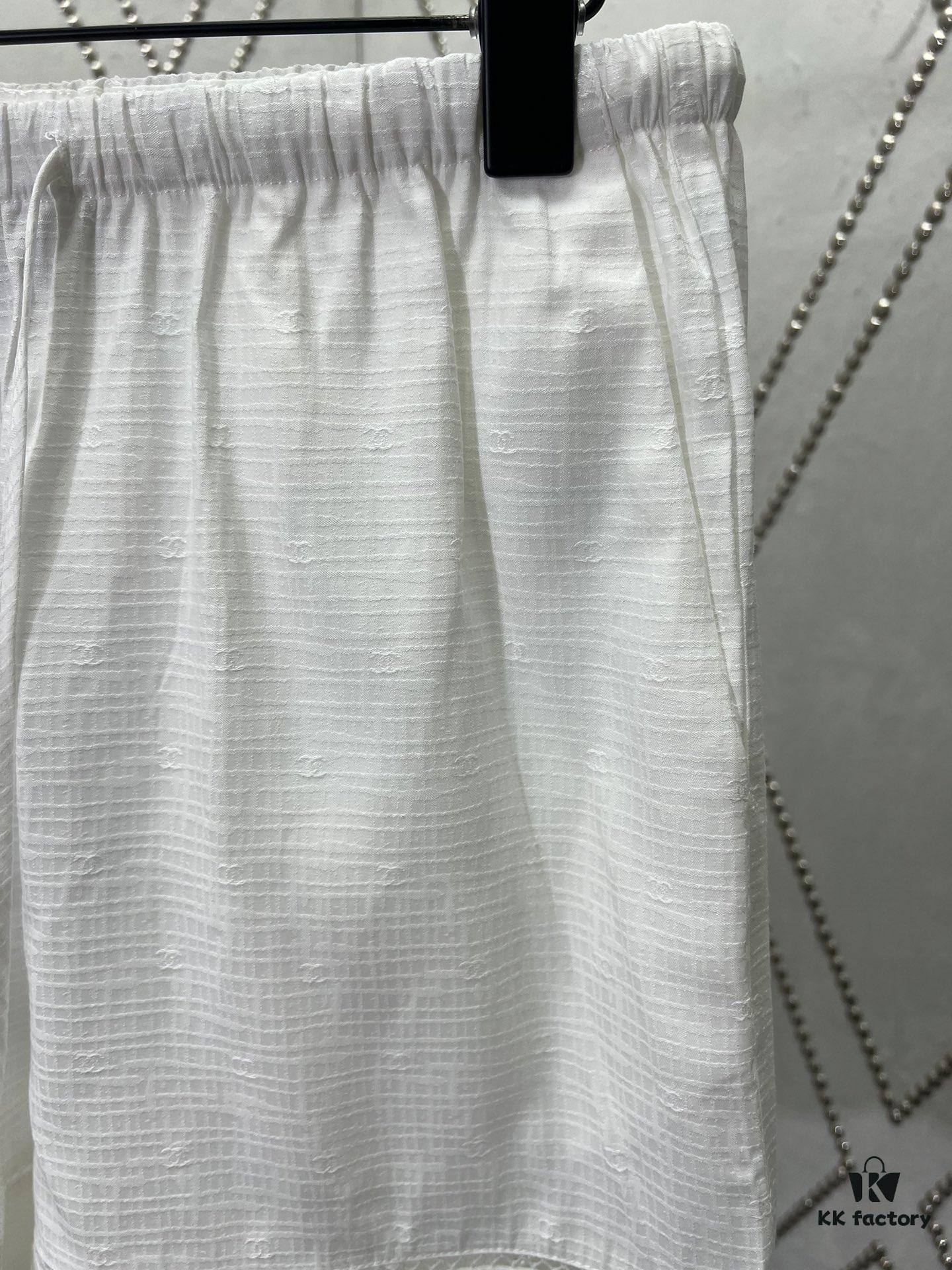 Chanel 25SS New Arrival Bermuda Shorts in Silk and Cotton Jacquard Solid Color with Openwork and Drawstring Casual Design