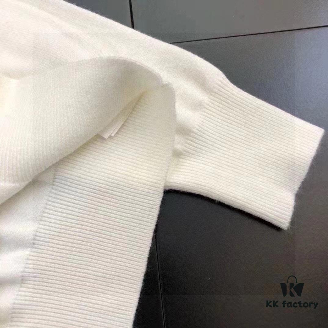 CHANEL Fall/Winter Classic Round-Neck Pullover Wool Sweater, 2025 Newest Release, Perfect Proportion, Slim-Fit Soft Cashmere-Like Wool Blend