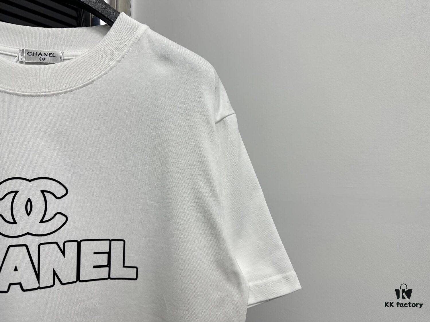 6931a1beccd8ab3d7af95cc2 ChaneL Style 25SS New Arrival Crew Neck T-Shirt