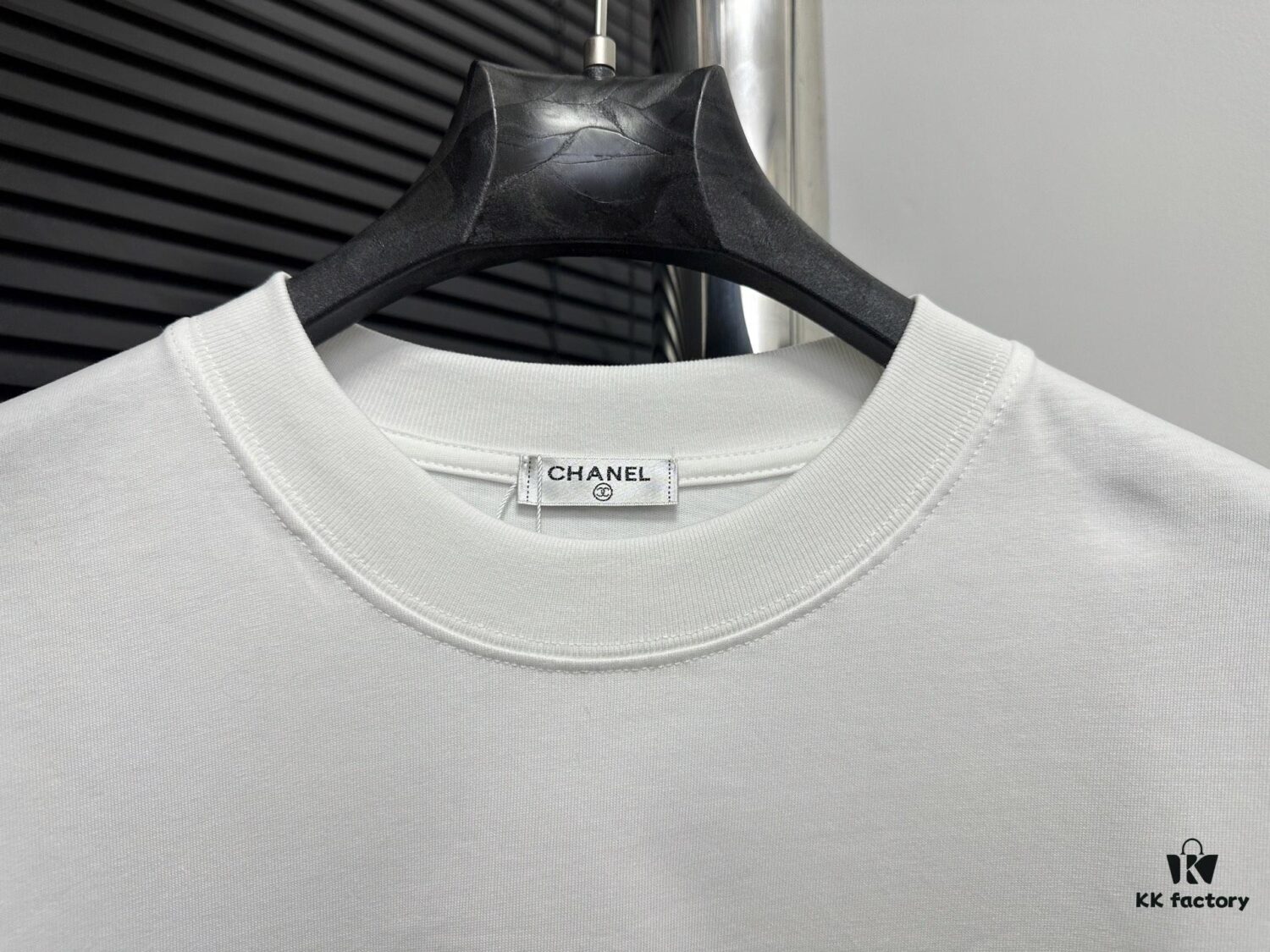 6931a1beccd8ab3d7af95cc3 ChaneL Style 25SS New Arrival Crew Neck T-Shirt