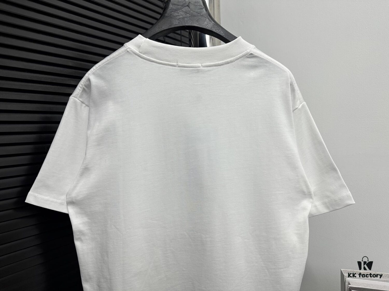6931a1bfccd8ab3d7af95cc5 ChaneL Style 25SS New Arrival Crew Neck T-Shirt