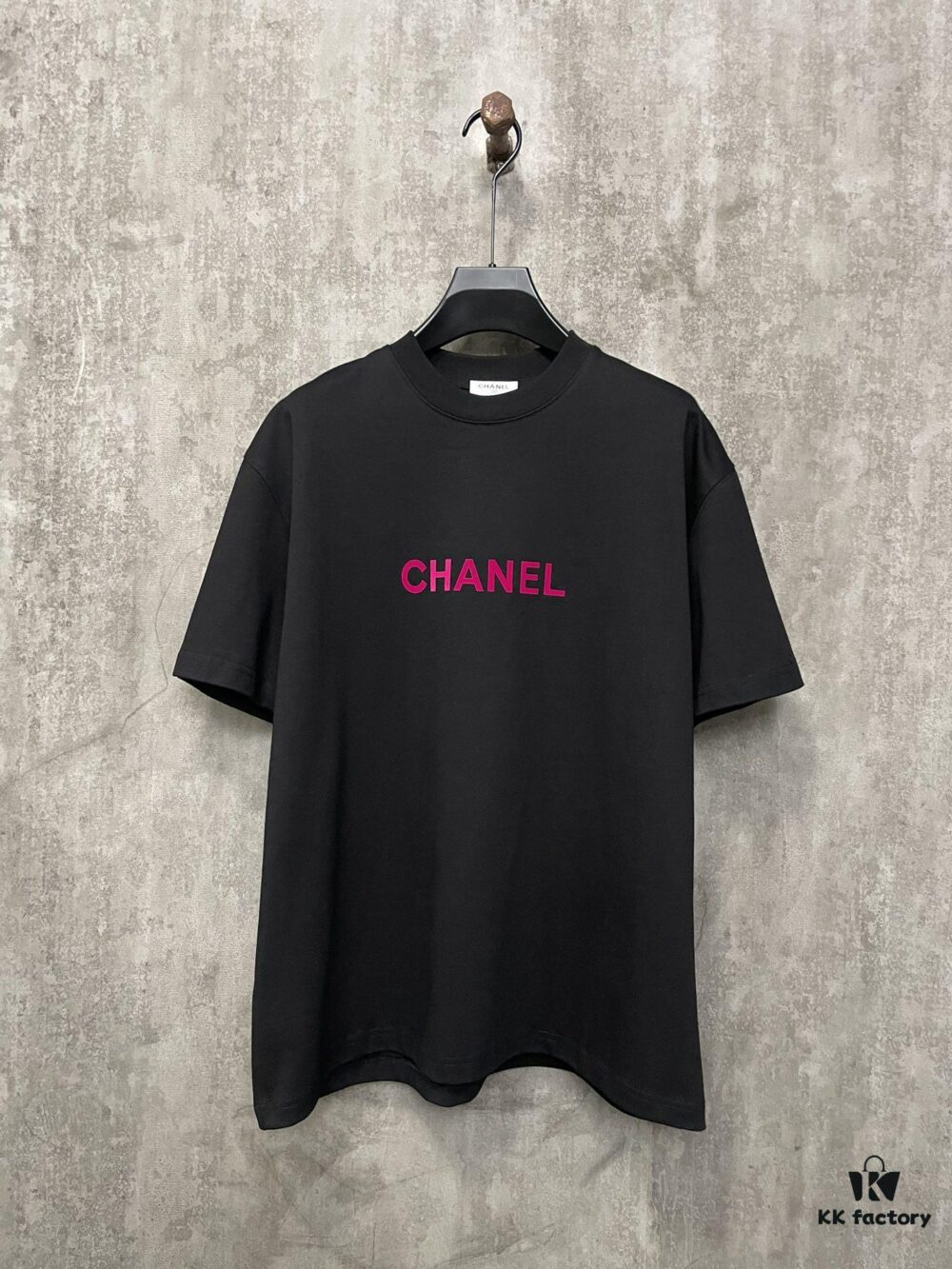 6931a1c1ccd8ab3d7af95cf8 CHANEL Chanel 24SS Classic Logo Flocked Print Heavyweight Short Sleeve T-Shirt